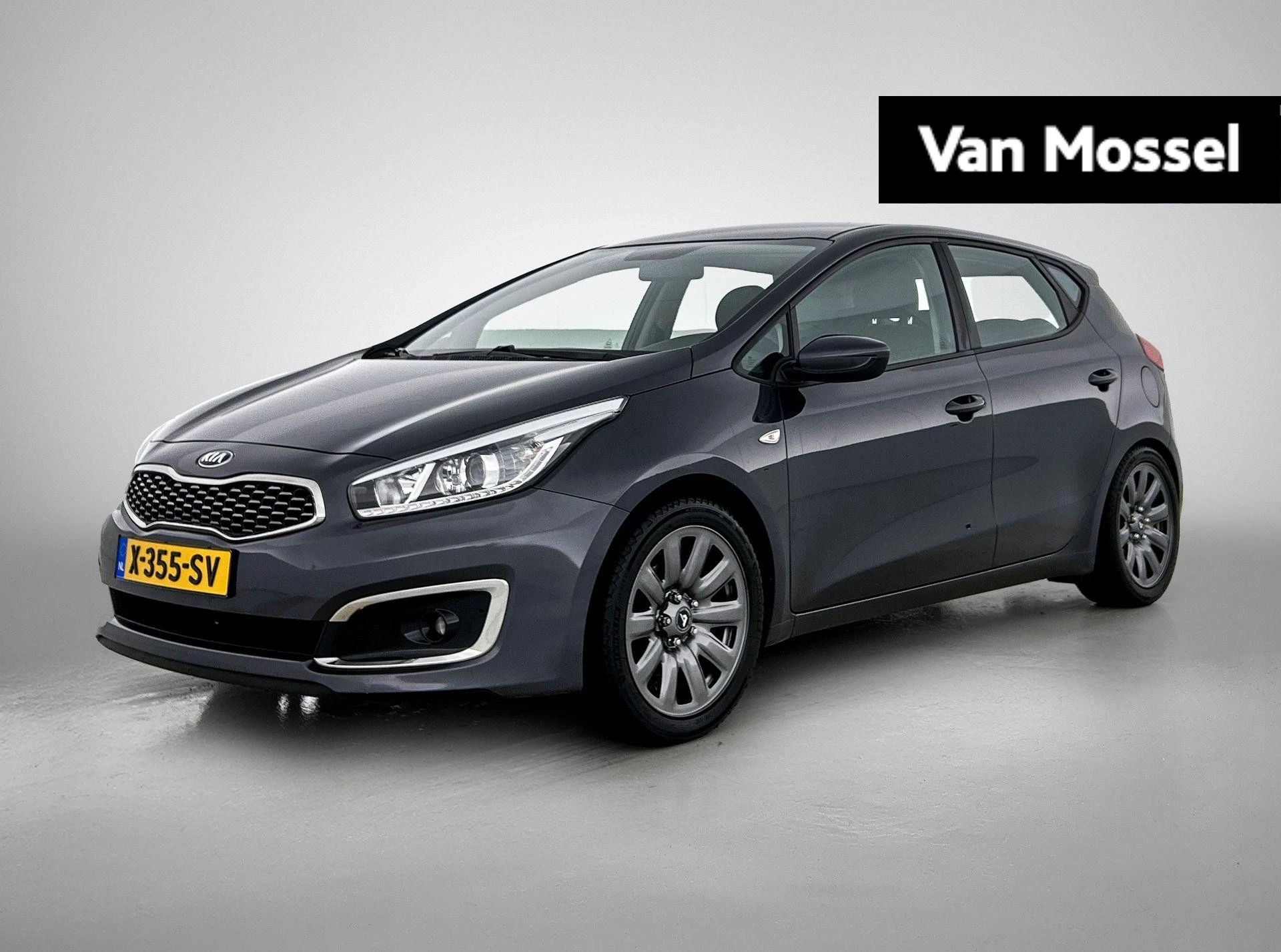 Kia Ceed met kenteken 61100 – autofoto 2