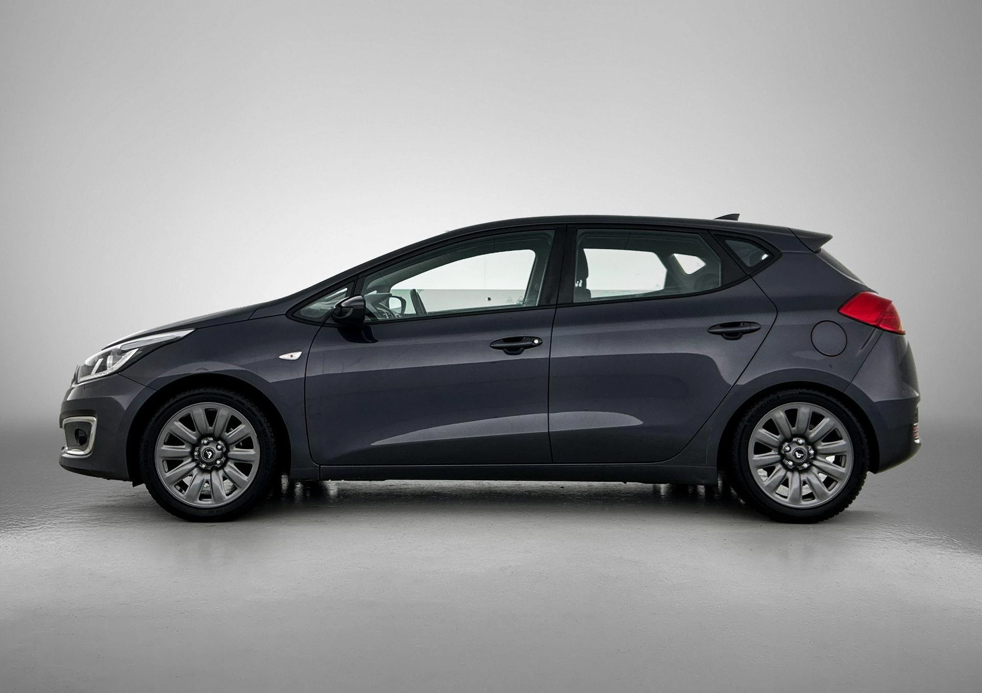 Kia Ceed met kenteken 61100 – autofoto 4
