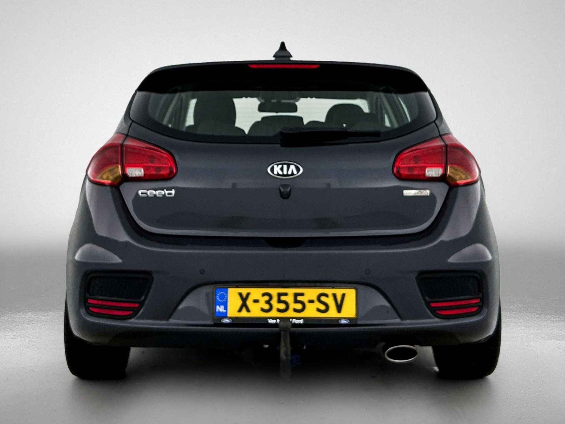 Kia Ceed met kenteken 61100 – autofoto 5