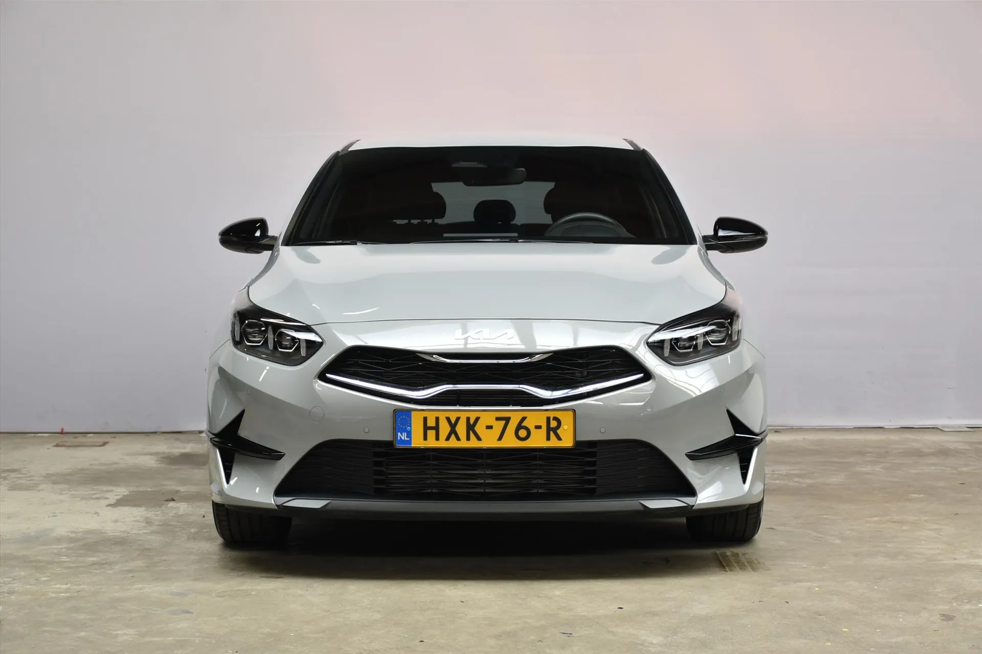 Kia Ceed met kenteken HXK-76-R – interieur