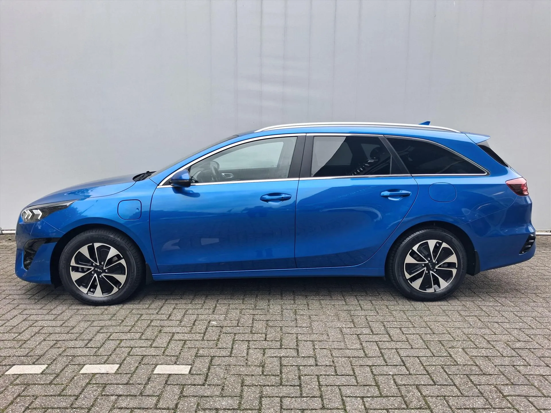 Kia Ceed met kenteken JKX-51-F – achteraanzicht