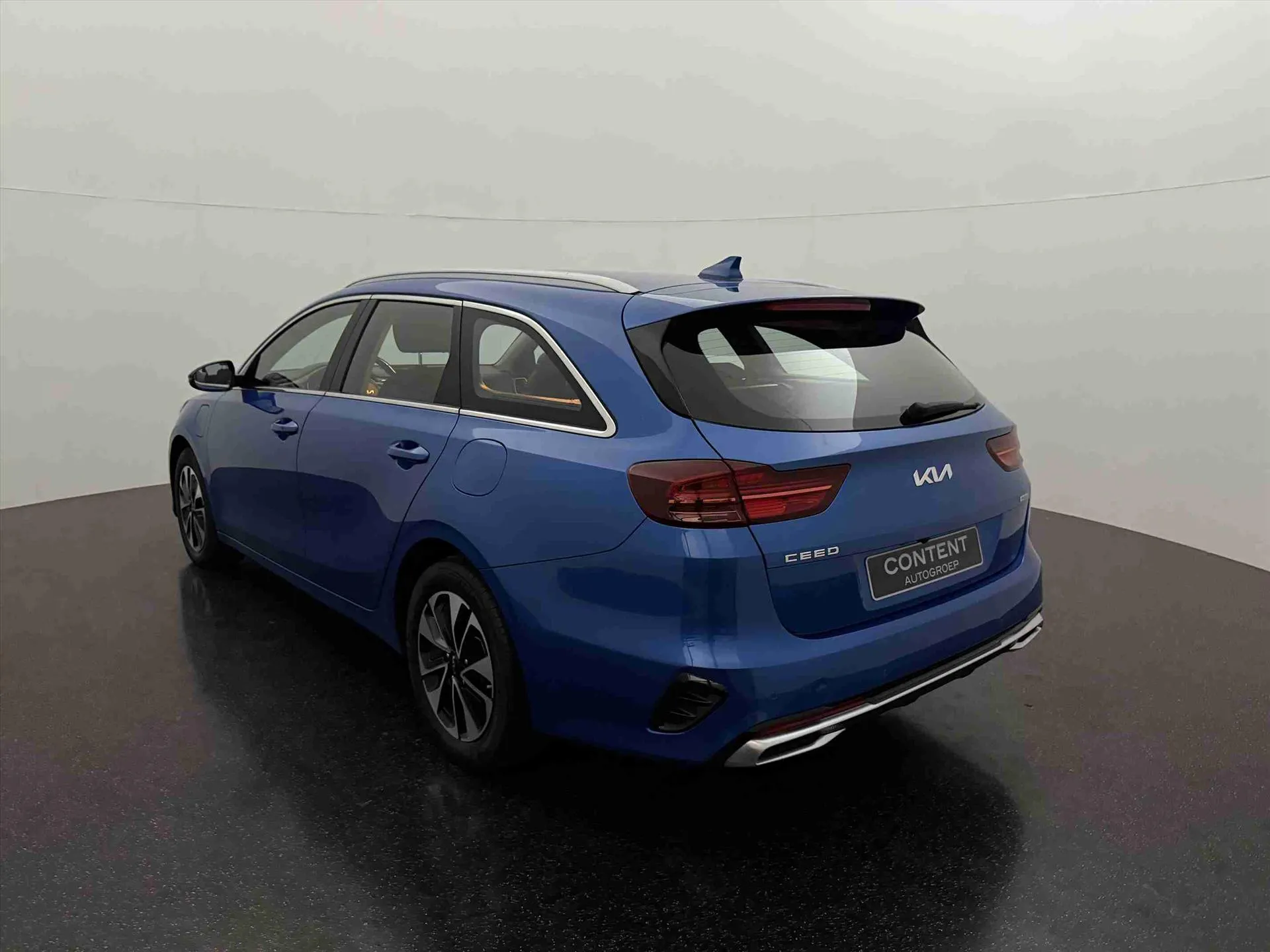 Kia Ceed met kenteken KPF-75-R – achteraanzicht
