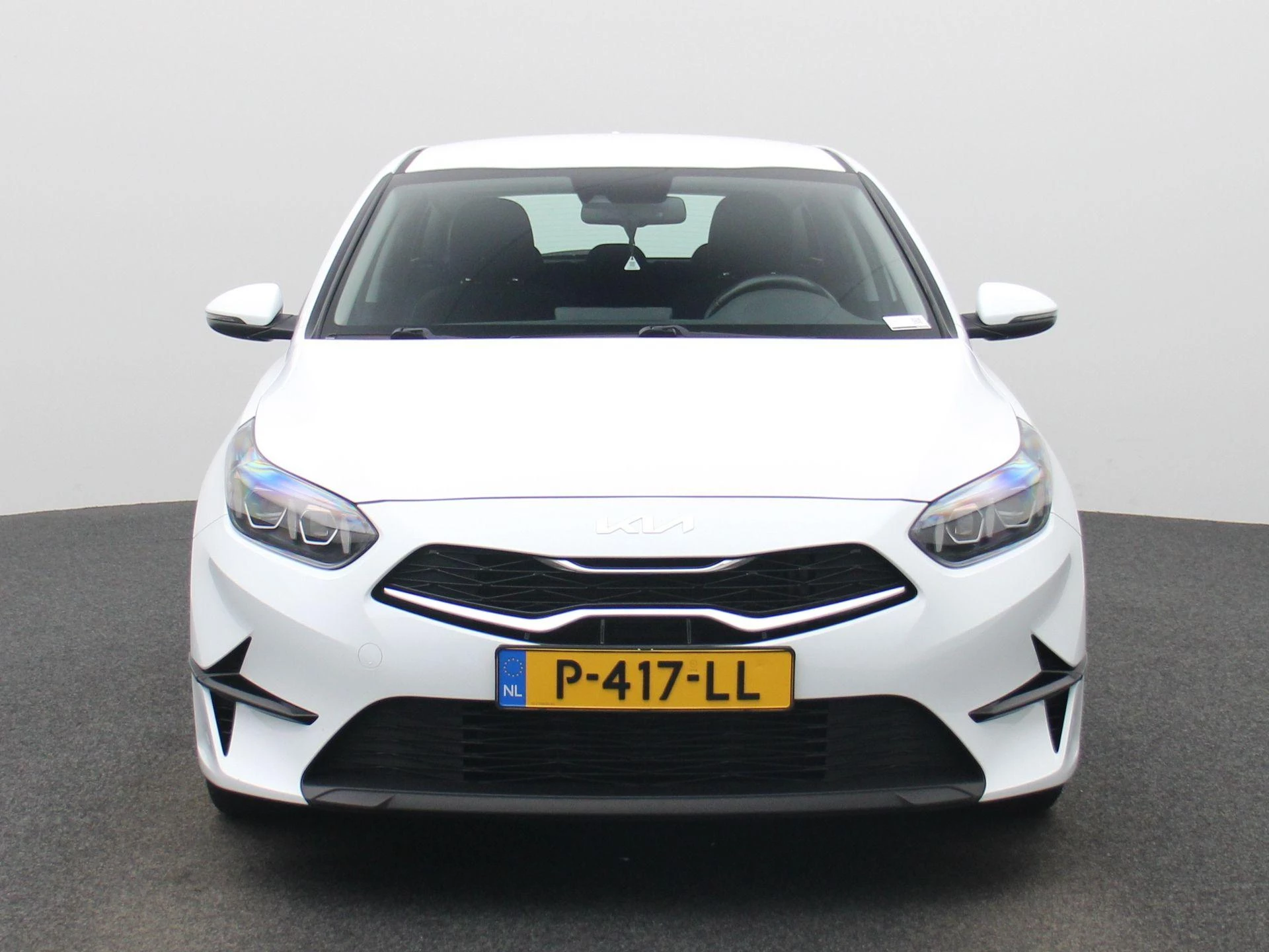 Kia Ceed met kenteken P-417-LL – autofoto 4