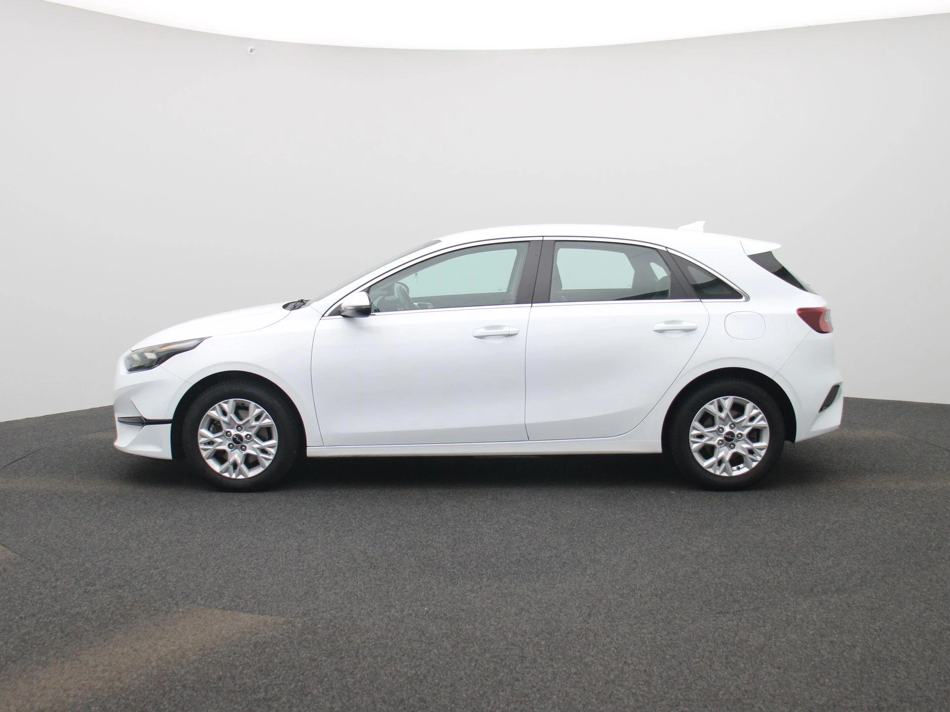 Kia Ceed met kenteken P-417-LL – autofoto 5