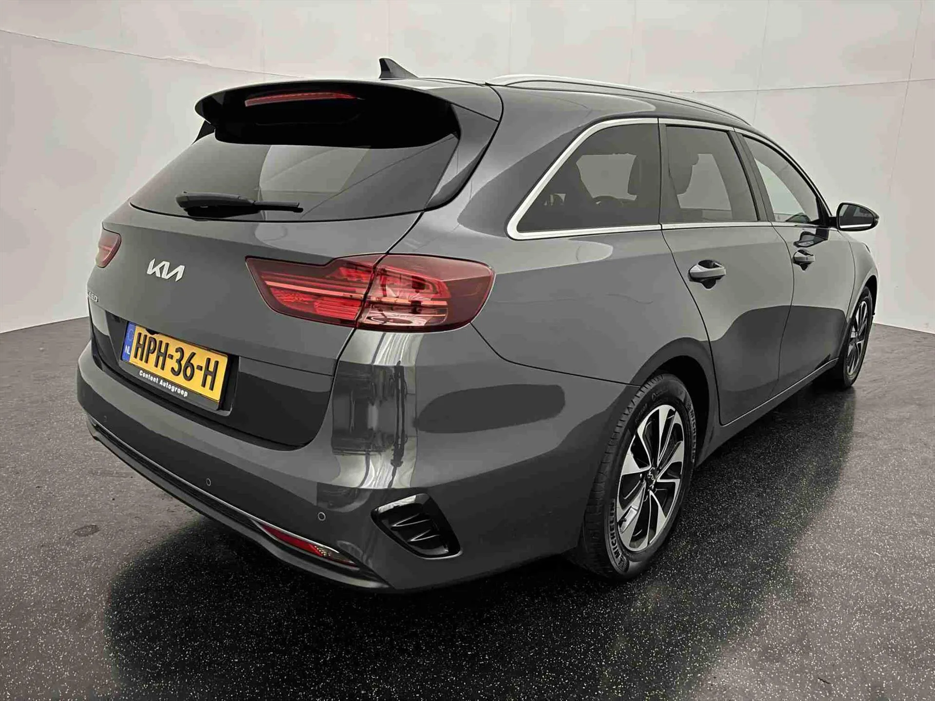Kia CeedSportswagon met kenteken HPH-36-H – dashboard