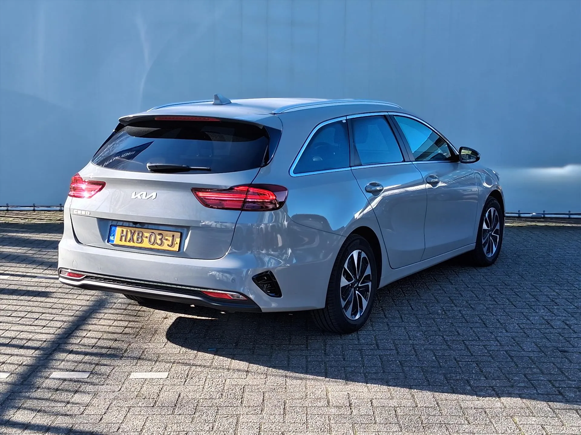 Kia CeedSportswagon met kenteken HXB-03-J – dashboard