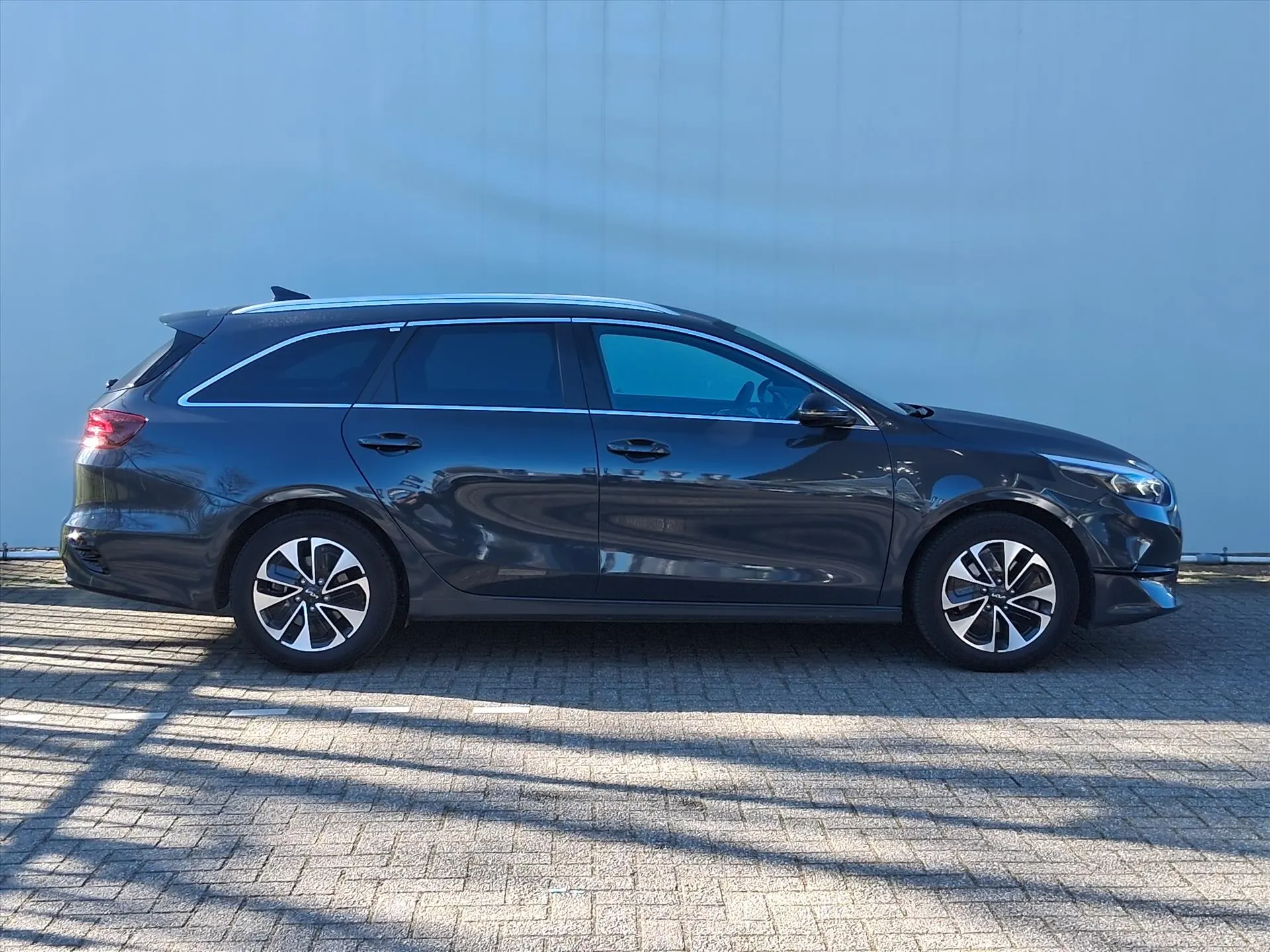 Kia CeedSportswagon met kenteken HXB-14-J – detailfoto