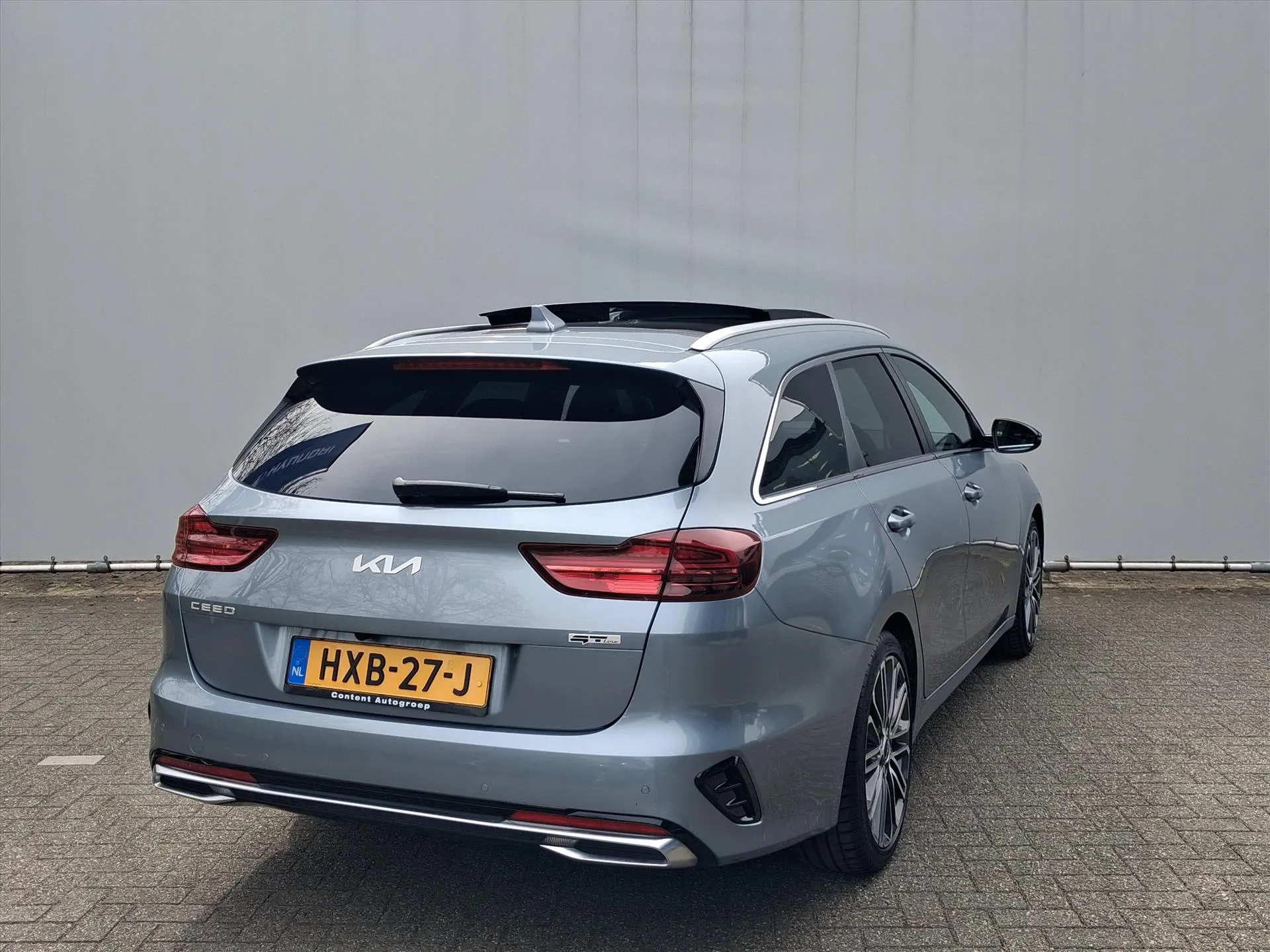 Kia CeedSportswagon met kenteken HXB-27-J – dashboard