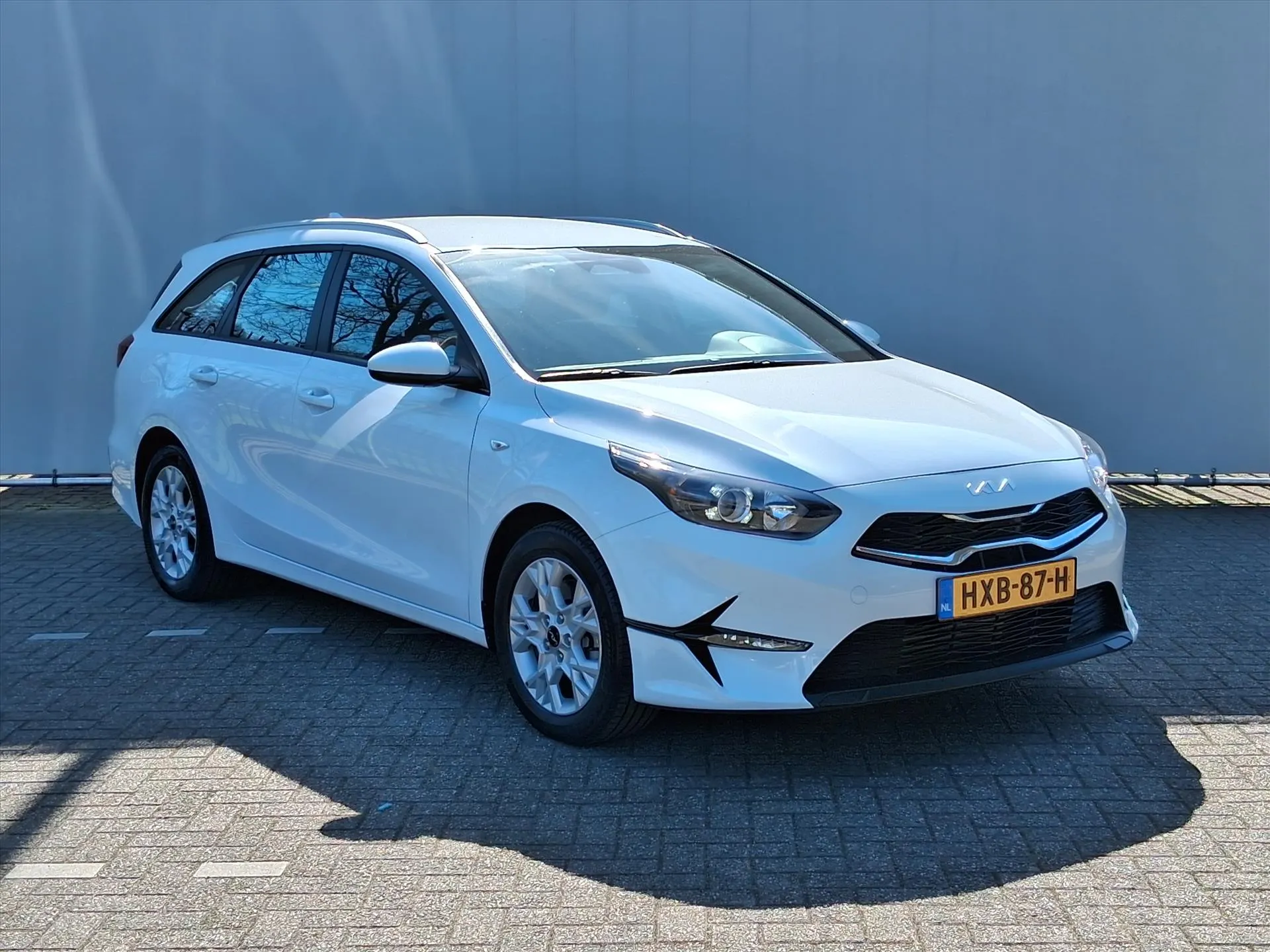 Kia CeedSportswagon met kenteken HXB-87-H – interieur
