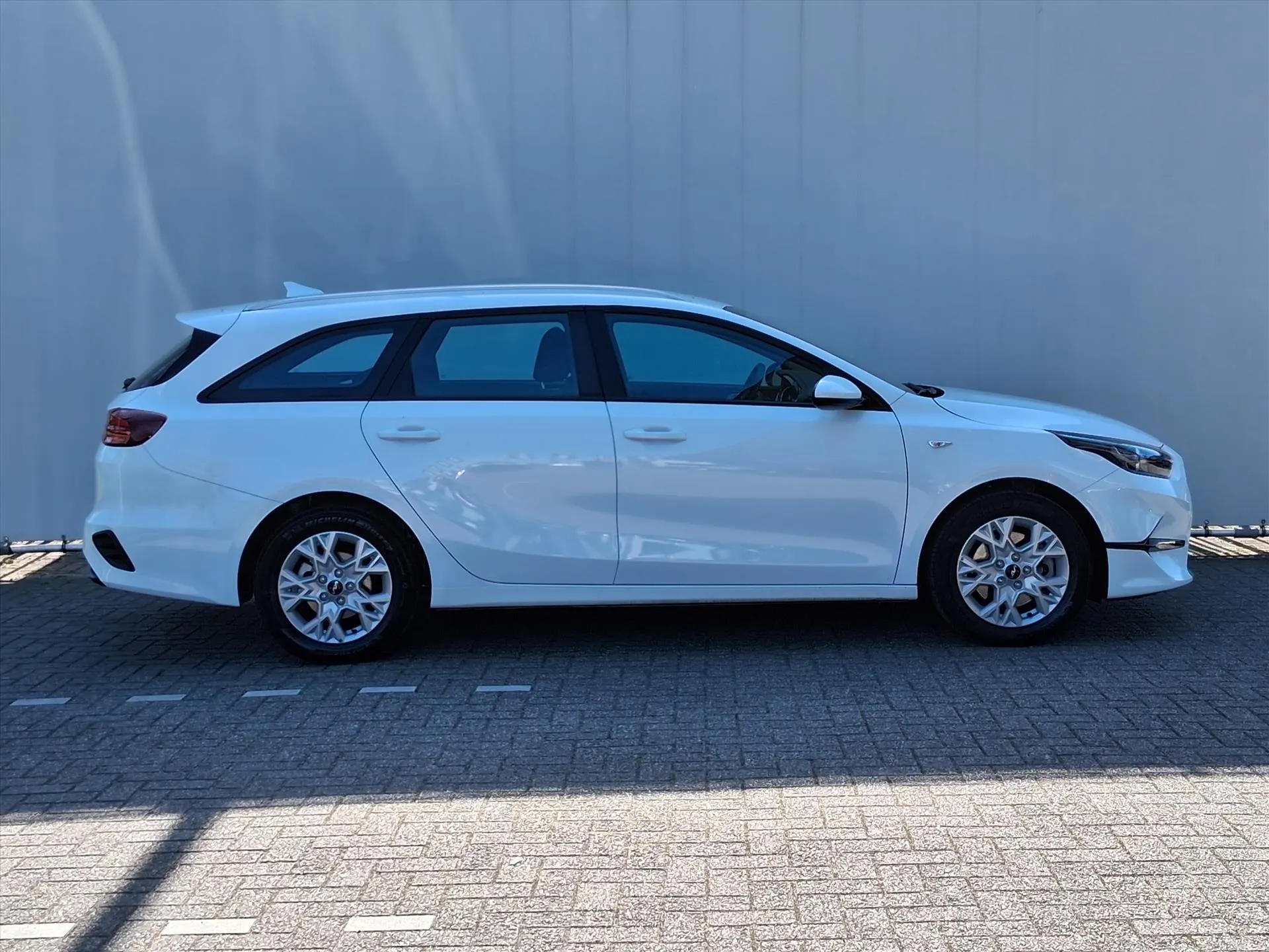 Kia CeedSportswagon met kenteken HXB-87-H – dashboard