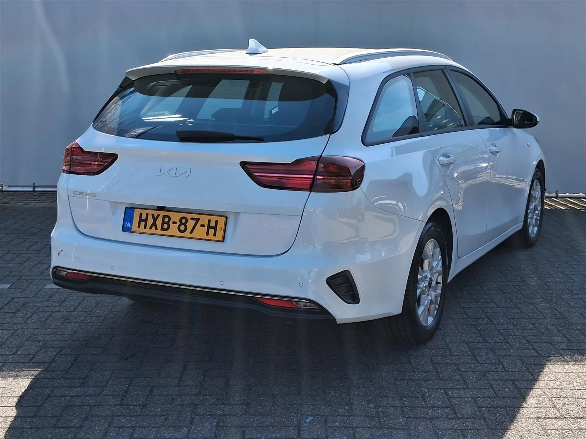 Kia CeedSportswagon met kenteken HXB-87-H – detailfoto