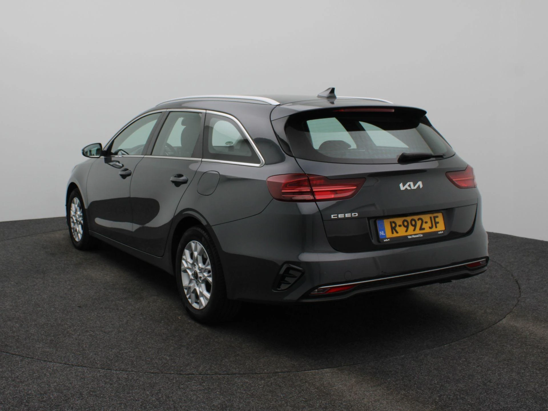 Kia CeedSportswagon met kenteken R-992-JF – autofoto 5