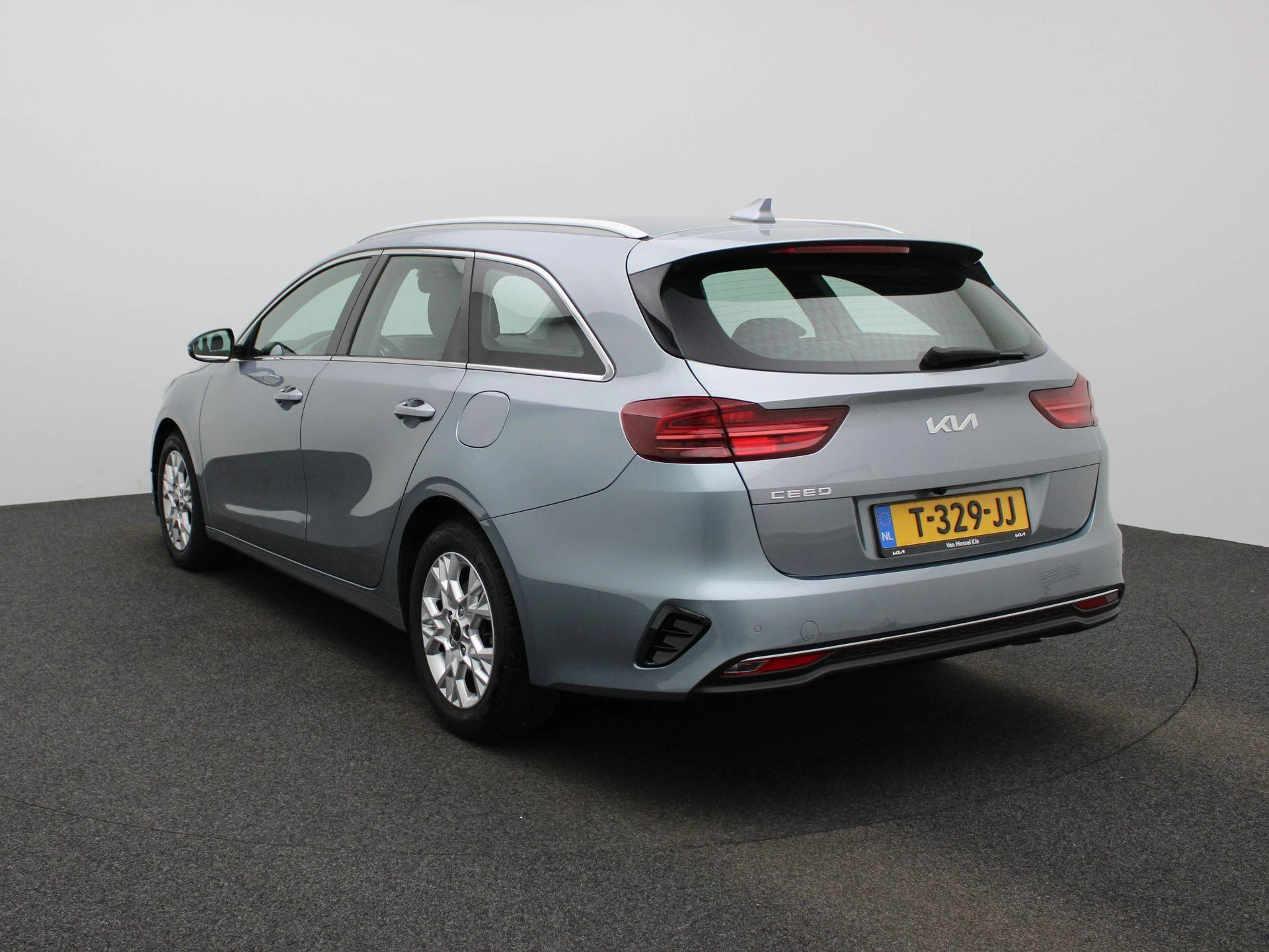 Kia CeedSportswagon met kenteken T-329-JJ – autofoto 4