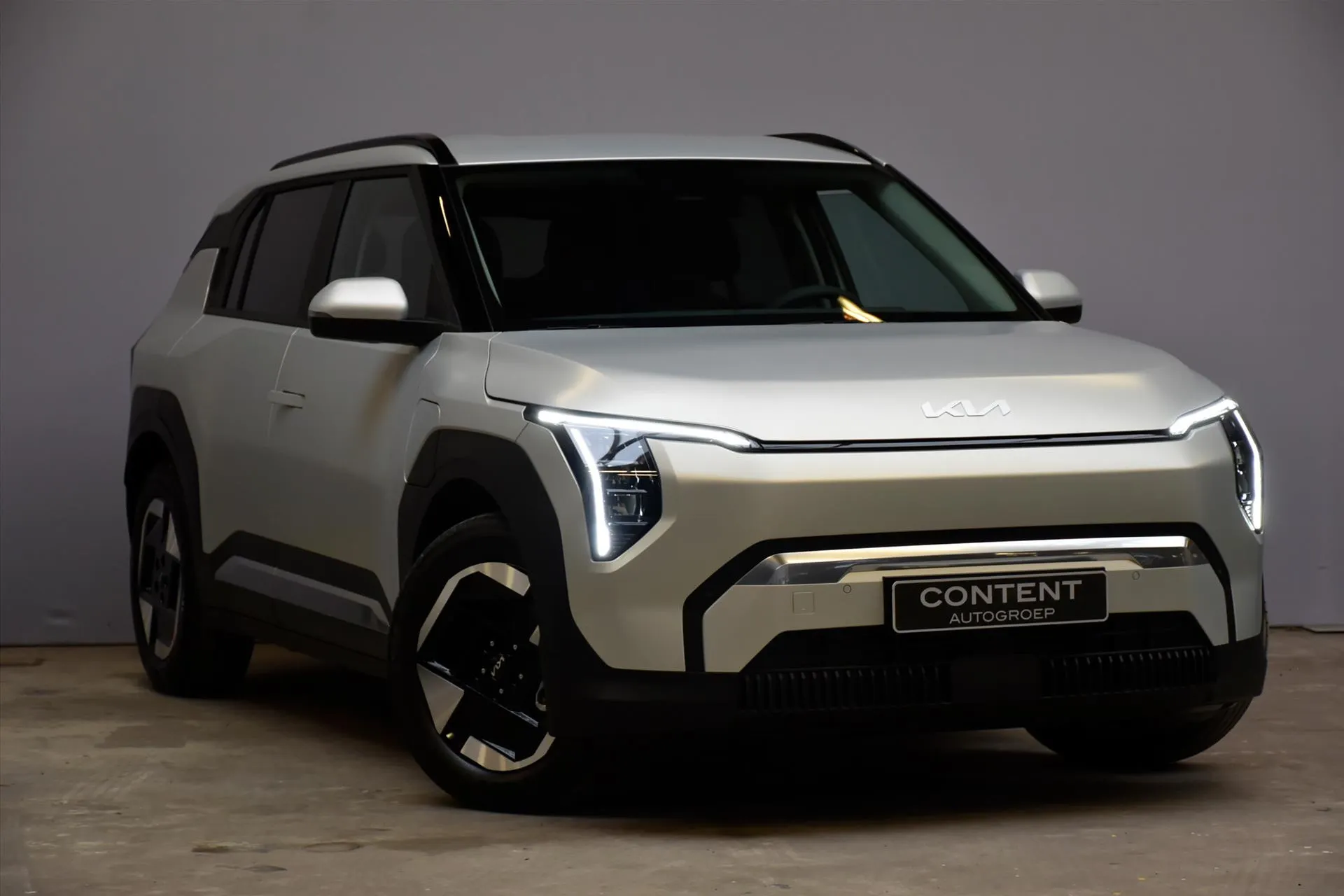 Kia EV3 met kenteken 67370 – interieur