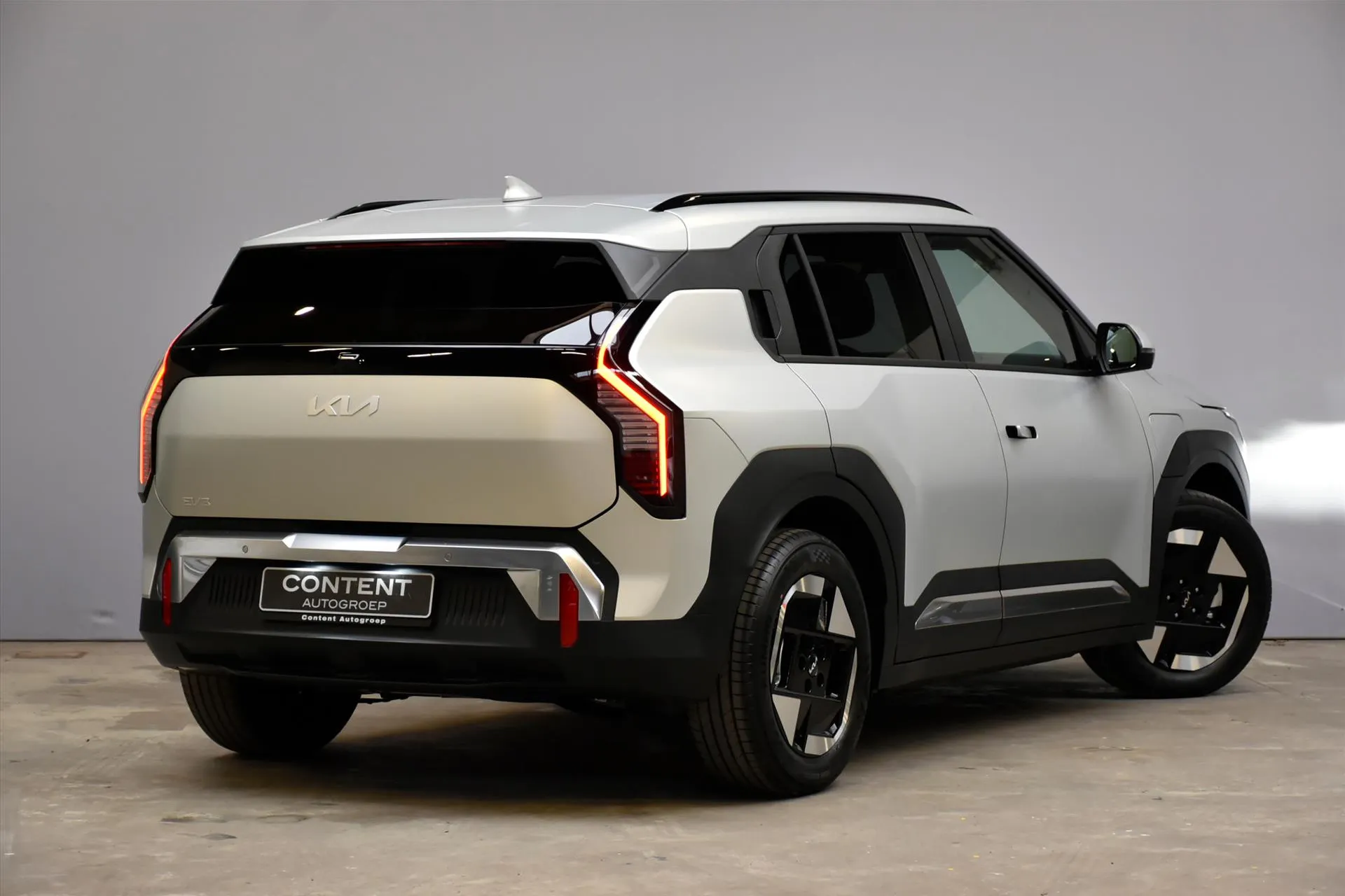 Kia EV3 met kenteken 67370 – detailfoto