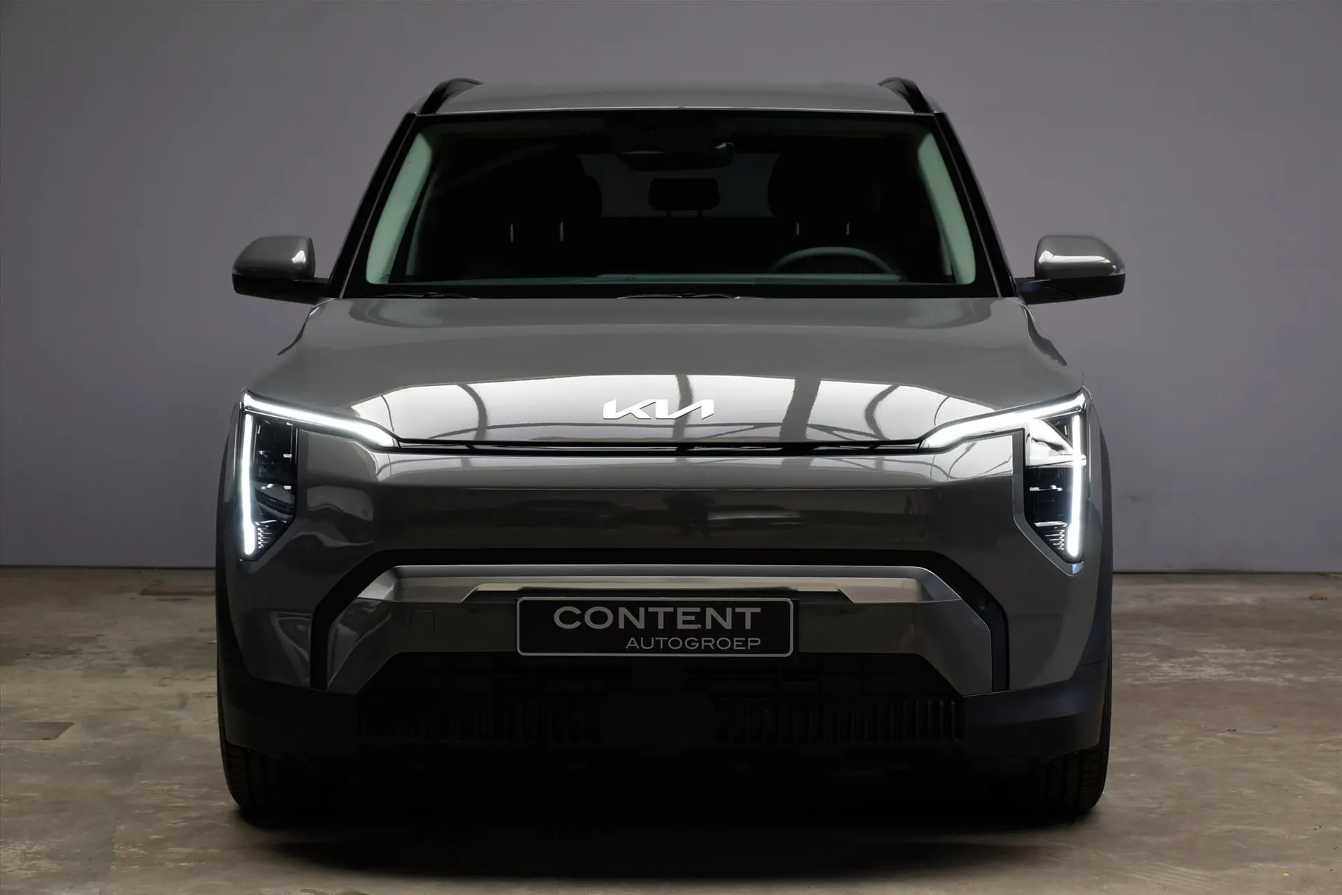 Kia EV3 met kenteken 68841 – achteraanzicht