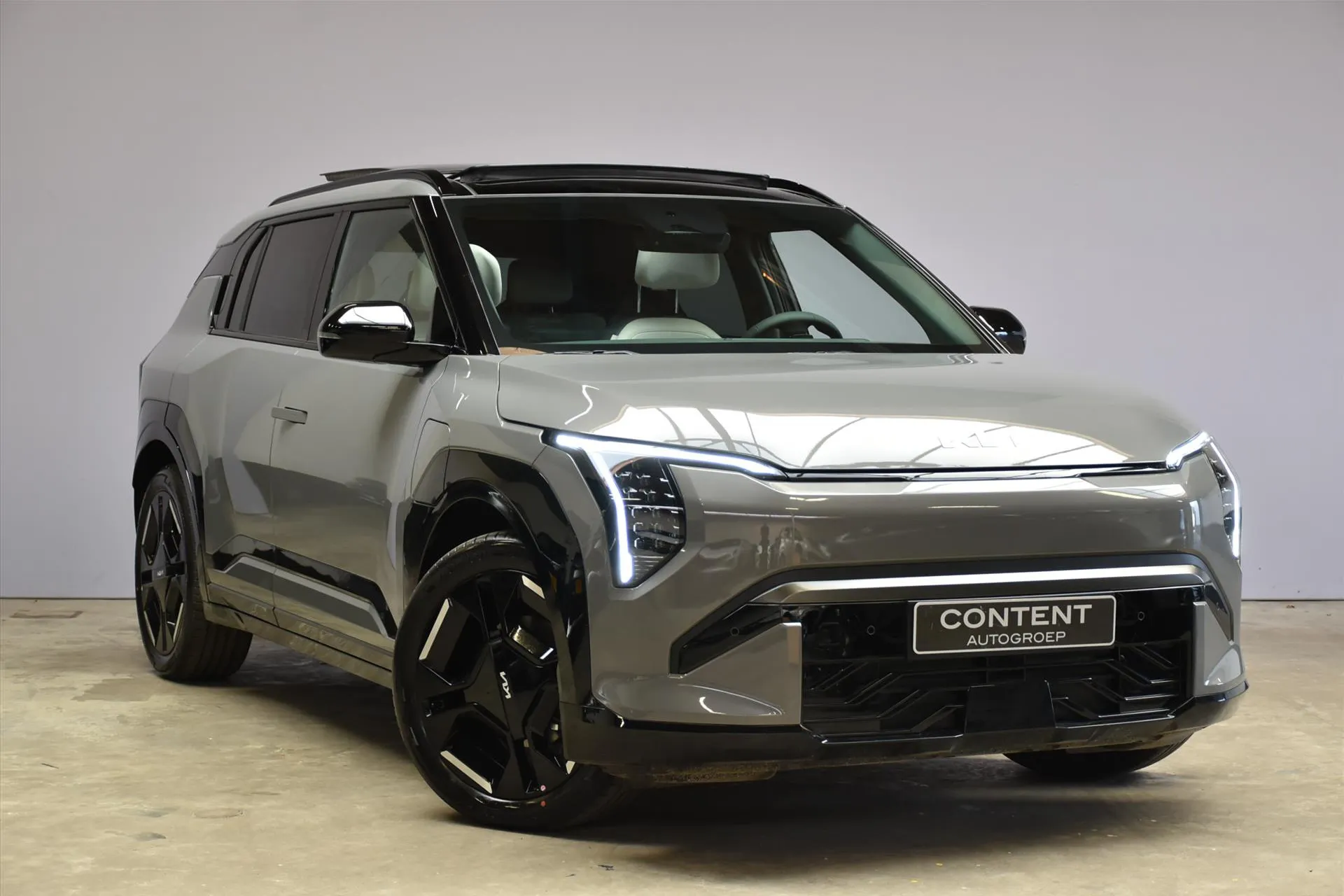 Kia EV3 met kenteken 72373 – dashboard