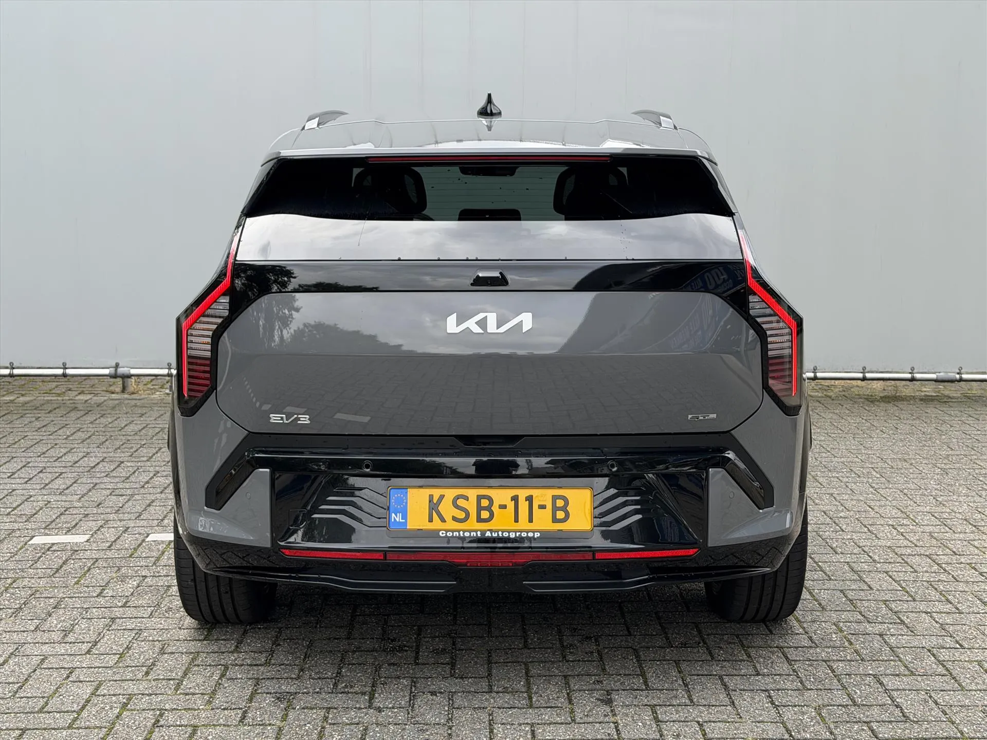 Kia EV3 met kenteken KSB-11-B – dashboard