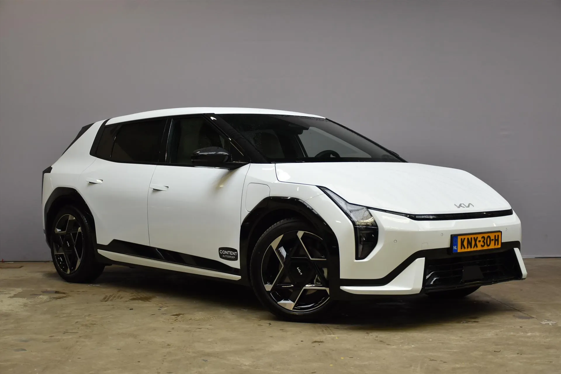 Kia EV4 met kenteken KNX-30-H – dashboard