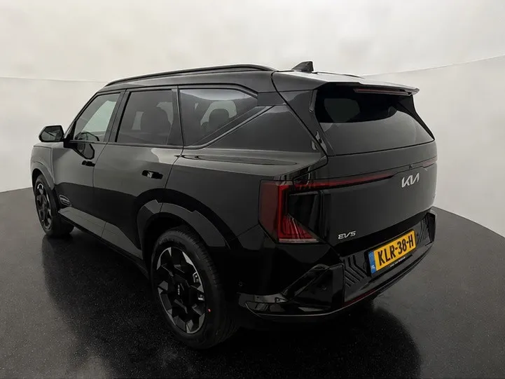 Kia EV5 met kenteken KLR-38-H – autofoto 3