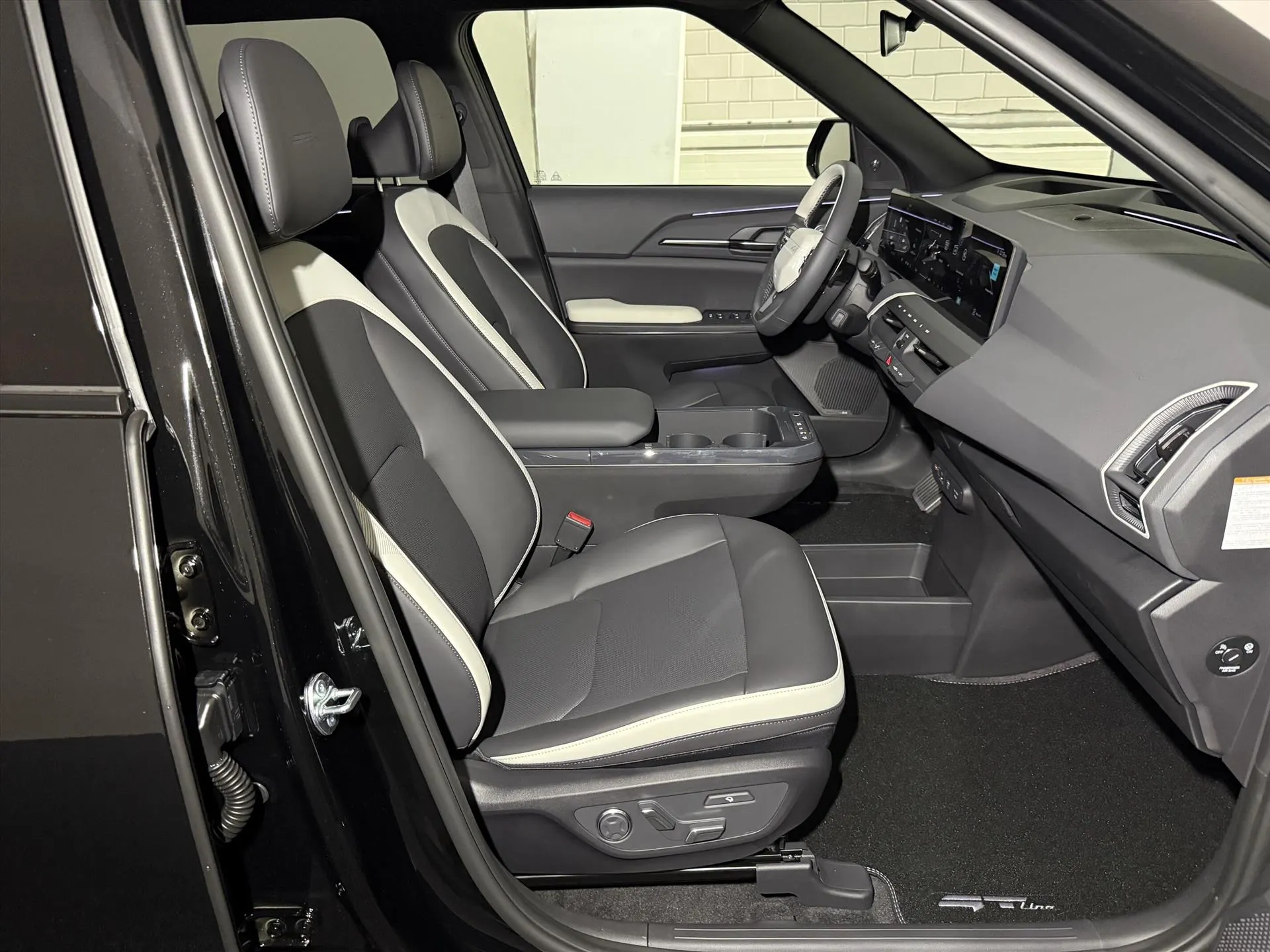 Kia EV5 met kenteken KLR-38-H – autofoto 5
