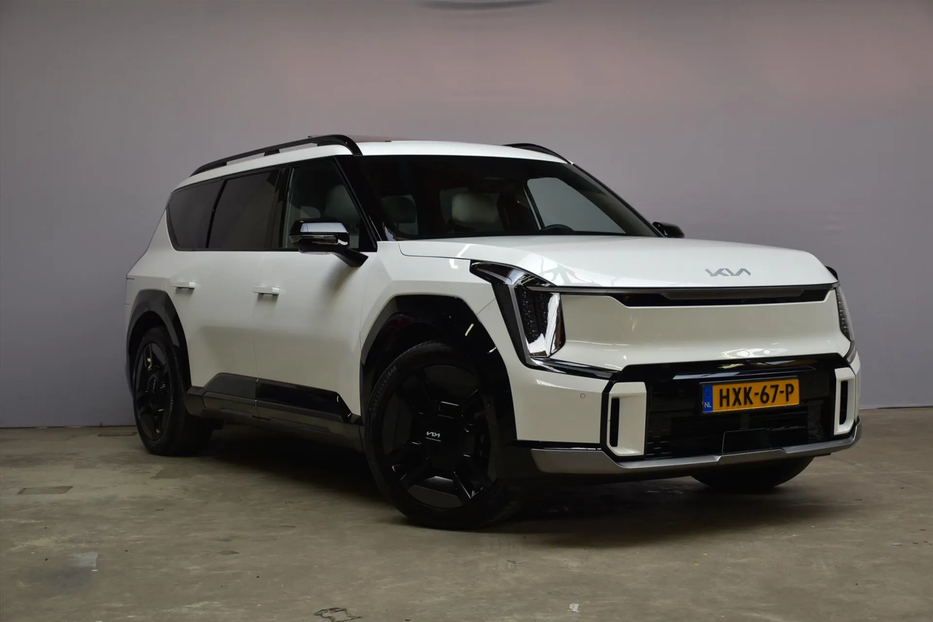 Kia EV9 met kenteken HXK-67-P – dashboard