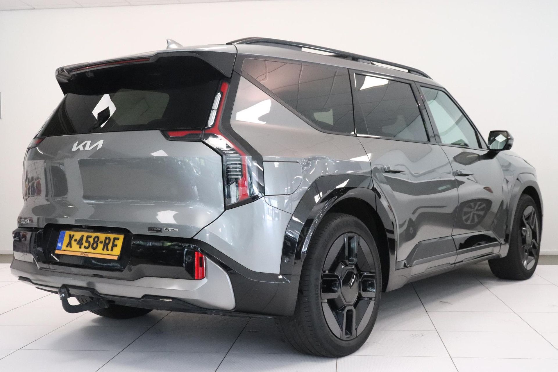 Kia EV9 met kenteken X-458-RF – achteraanzicht