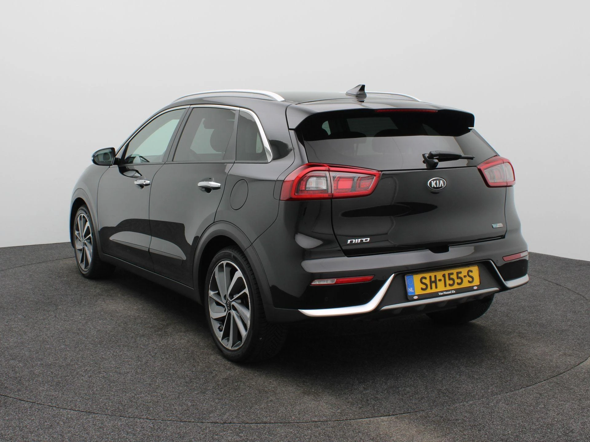 Kia Niro met kenteken 44100 – autofoto 5
