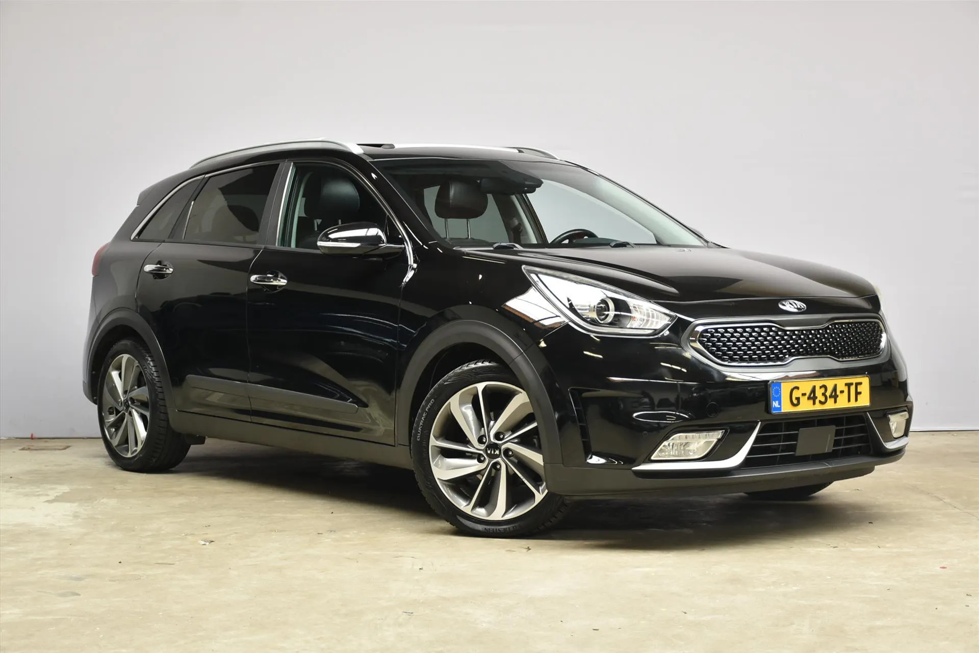 Kia Niro met kenteken G-434-TF – interieur