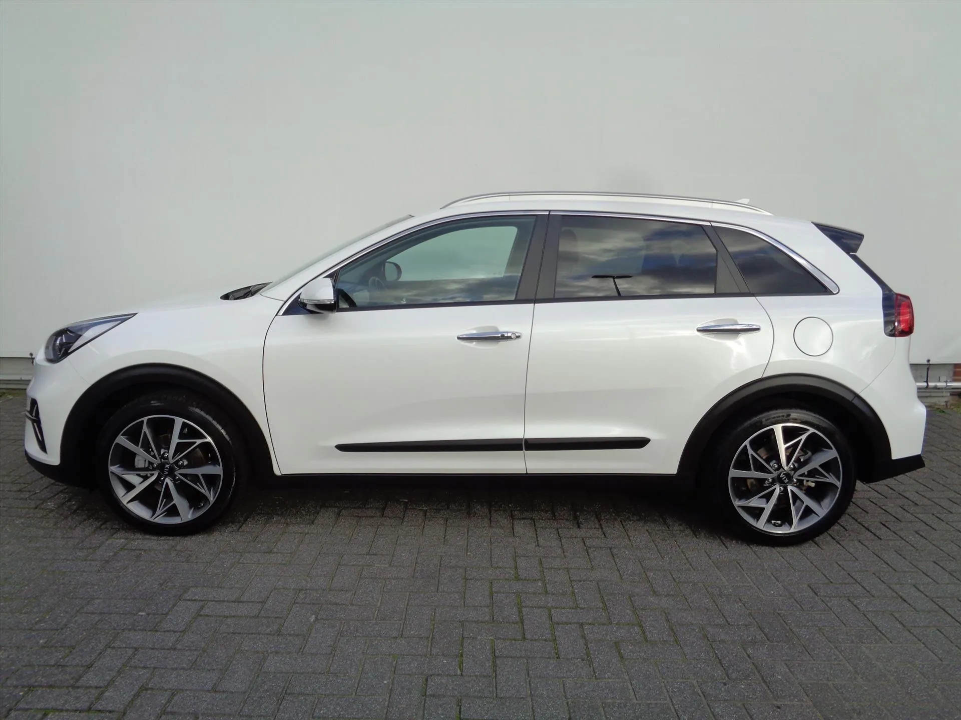 Kia Niro met kenteken H-244-RX – autofoto 2