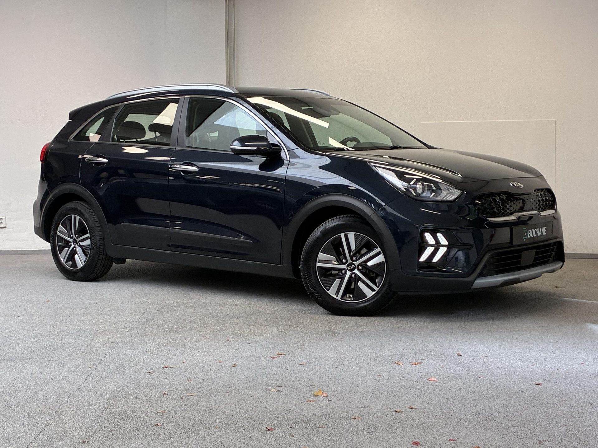 Kia Niro met kenteken J-617-DR – detailfoto