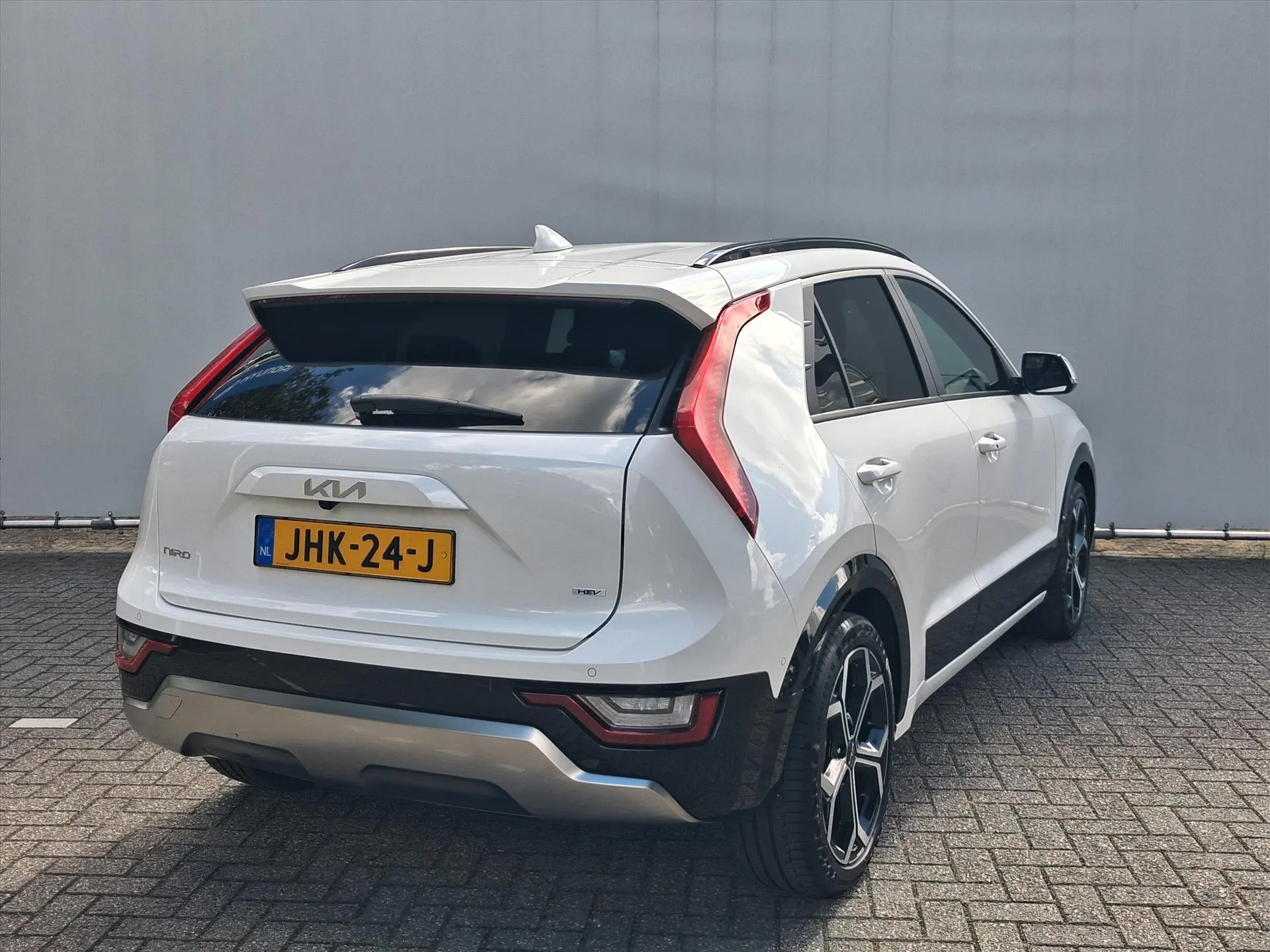 Kia Niro met kenteken JHK-24-J – dashboard