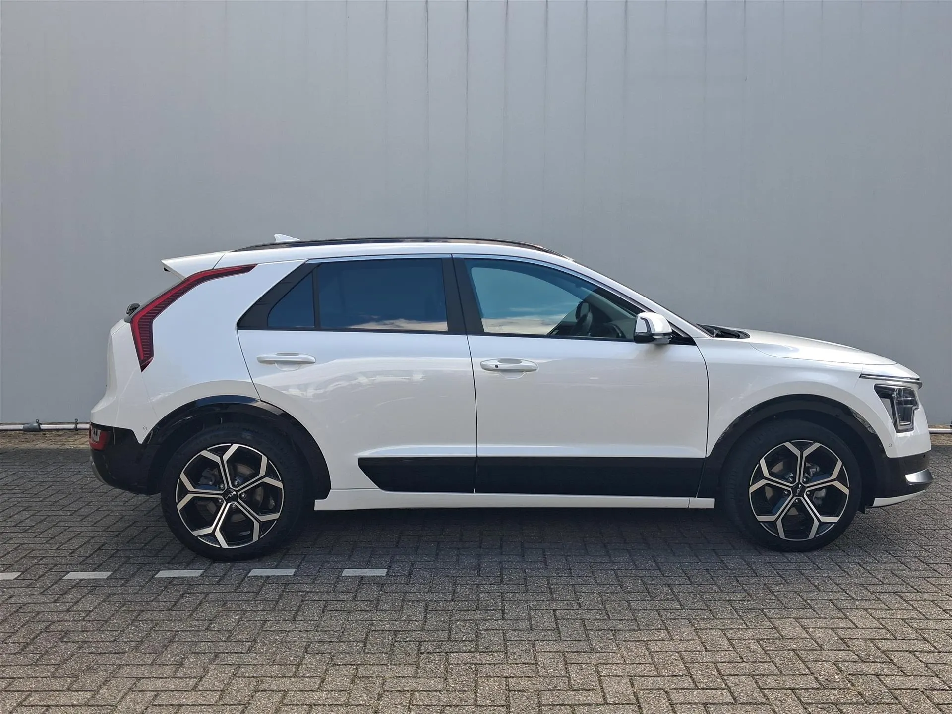 Kia Niro met kenteken JHK-24-J – detailfoto