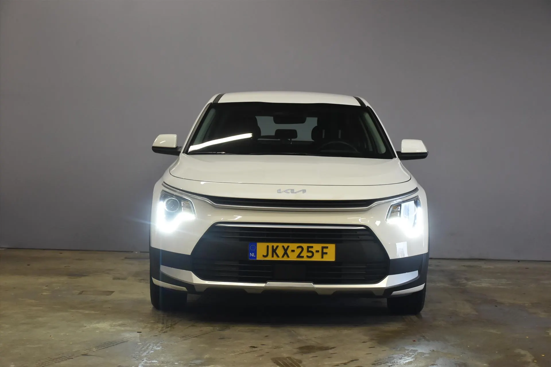 Kia Niro met kenteken JKX-25-F – interieur