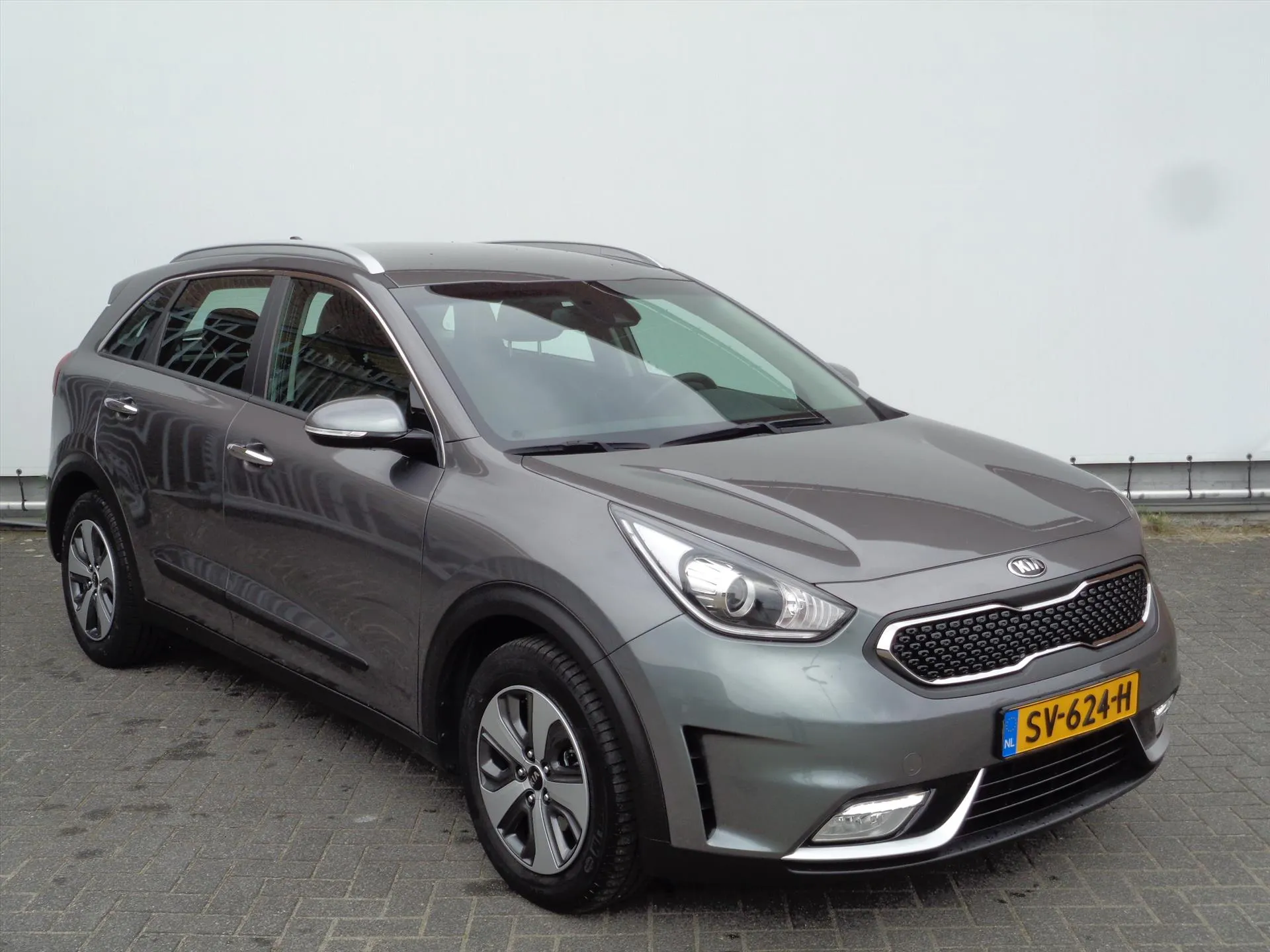 Kia Niro met kenteken SV-624-H – interieur