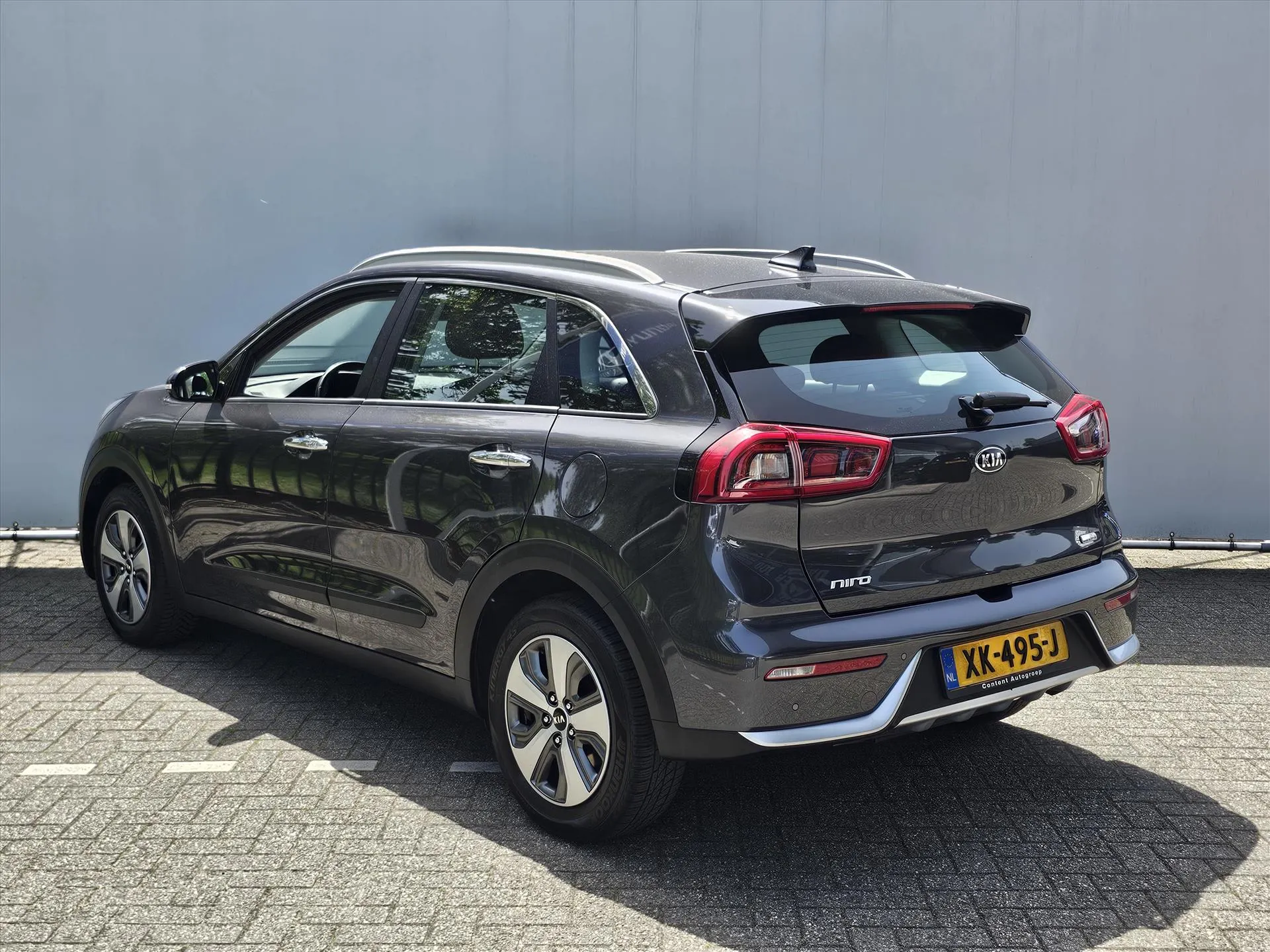 Kia Niro met kenteken XK-495-J – interieur