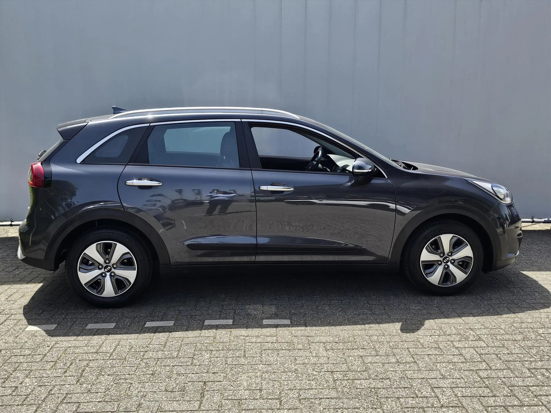 Kia Niro met kenteken XK-495-J – detailfoto
