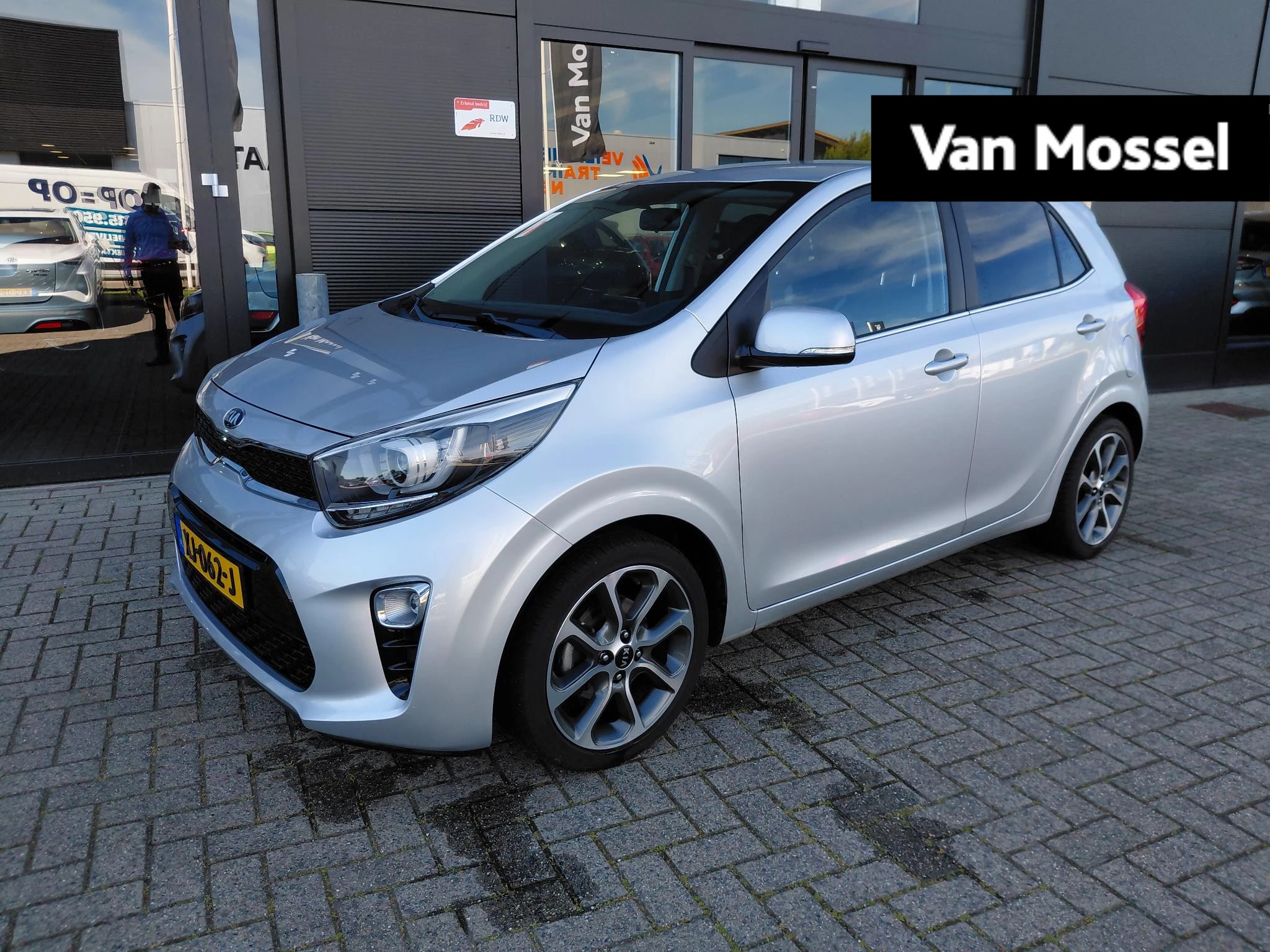 Kia Picanto met kenteken 50100 – autofoto 2