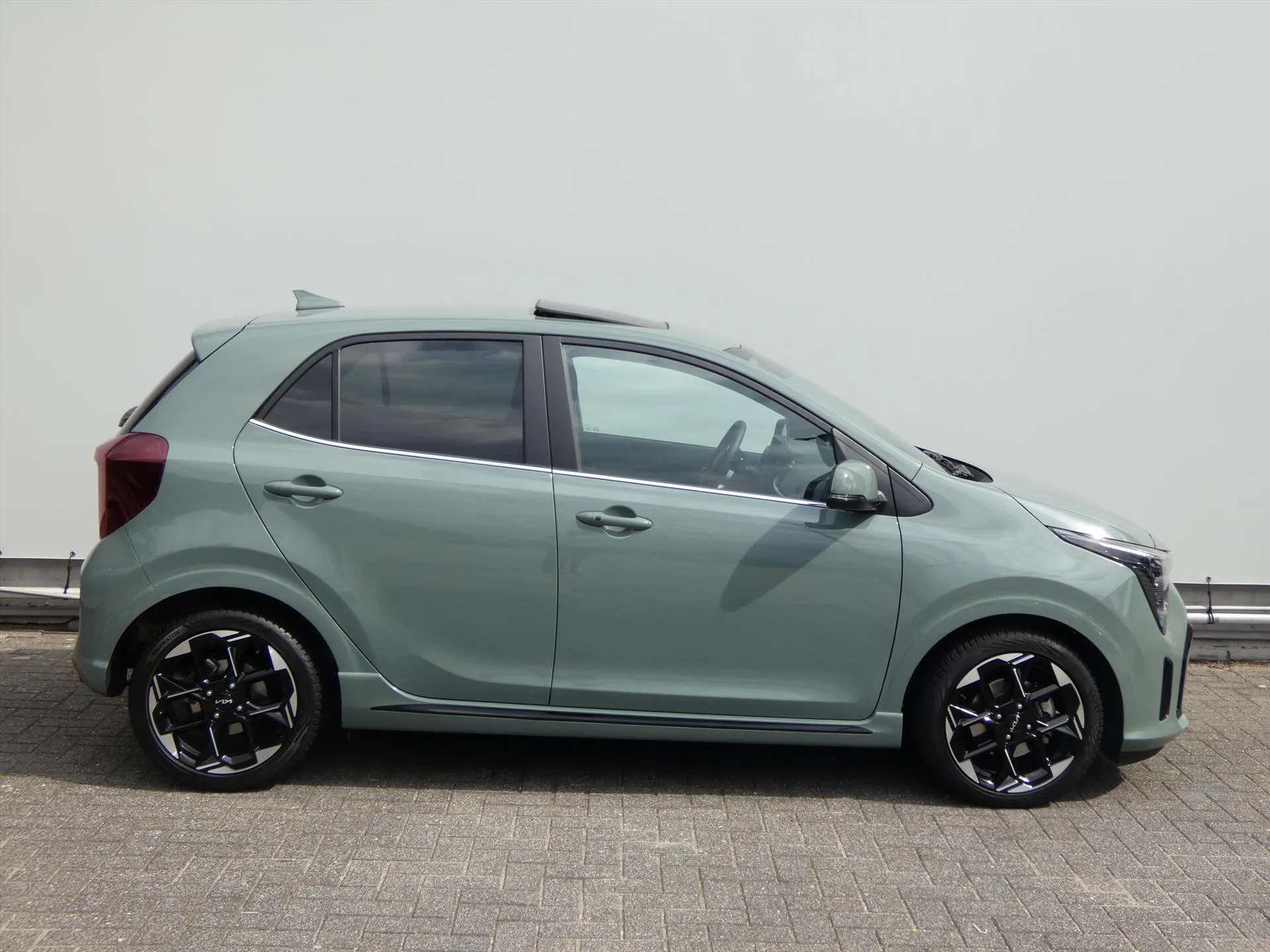 Kia Picanto met kenteken GKN-64-N – dashboard