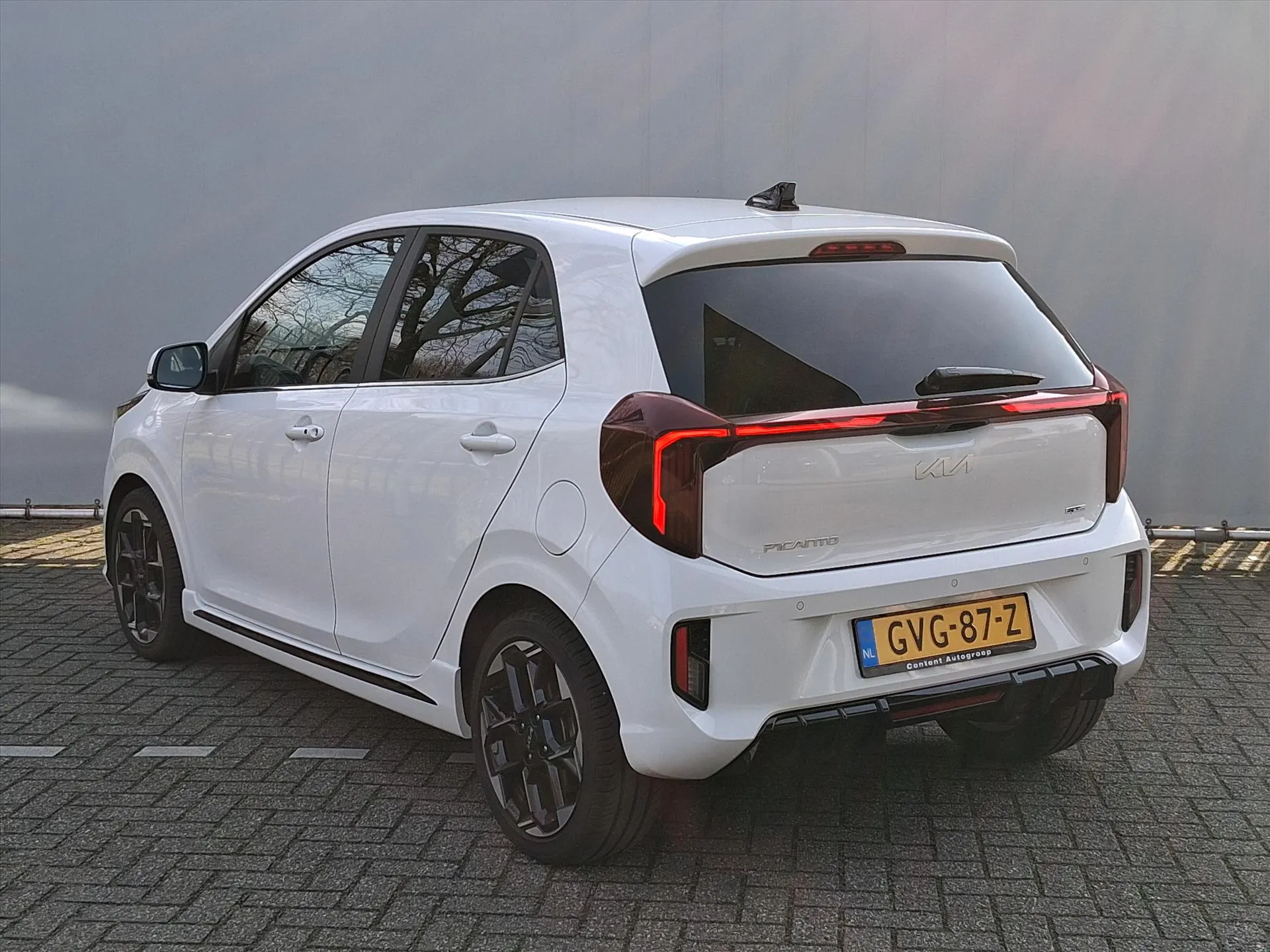 Kia Picanto met kenteken GVG-87-Z – achteraanzicht