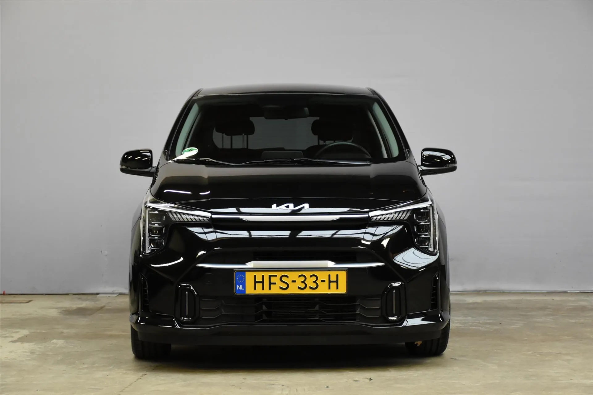 Kia Picanto met kenteken HFS-33-H – achteraanzicht