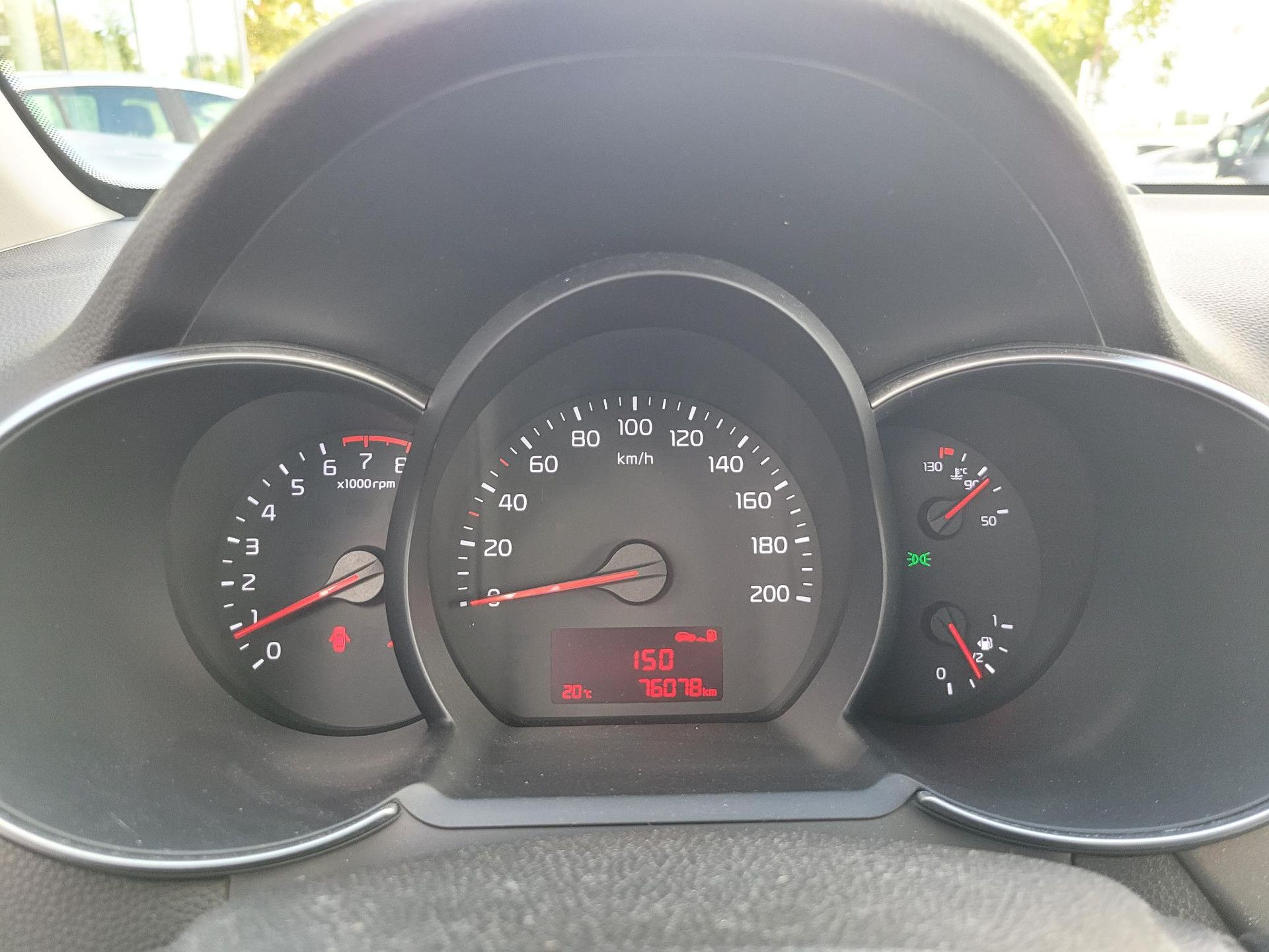 Kia Picanto met kenteken JG-257-R – dashboard