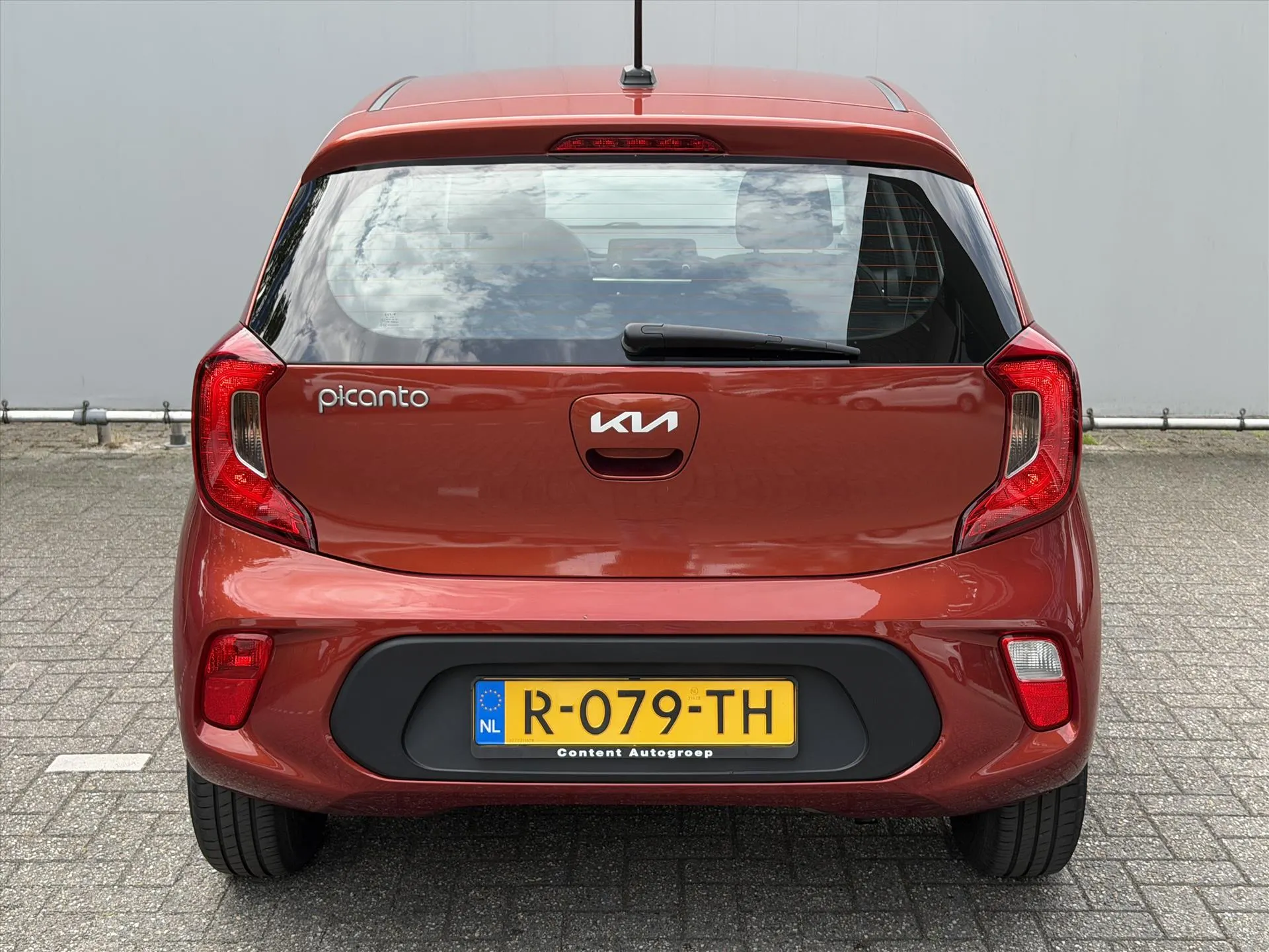 Kia Picanto met kenteken R-079-TH – dashboard