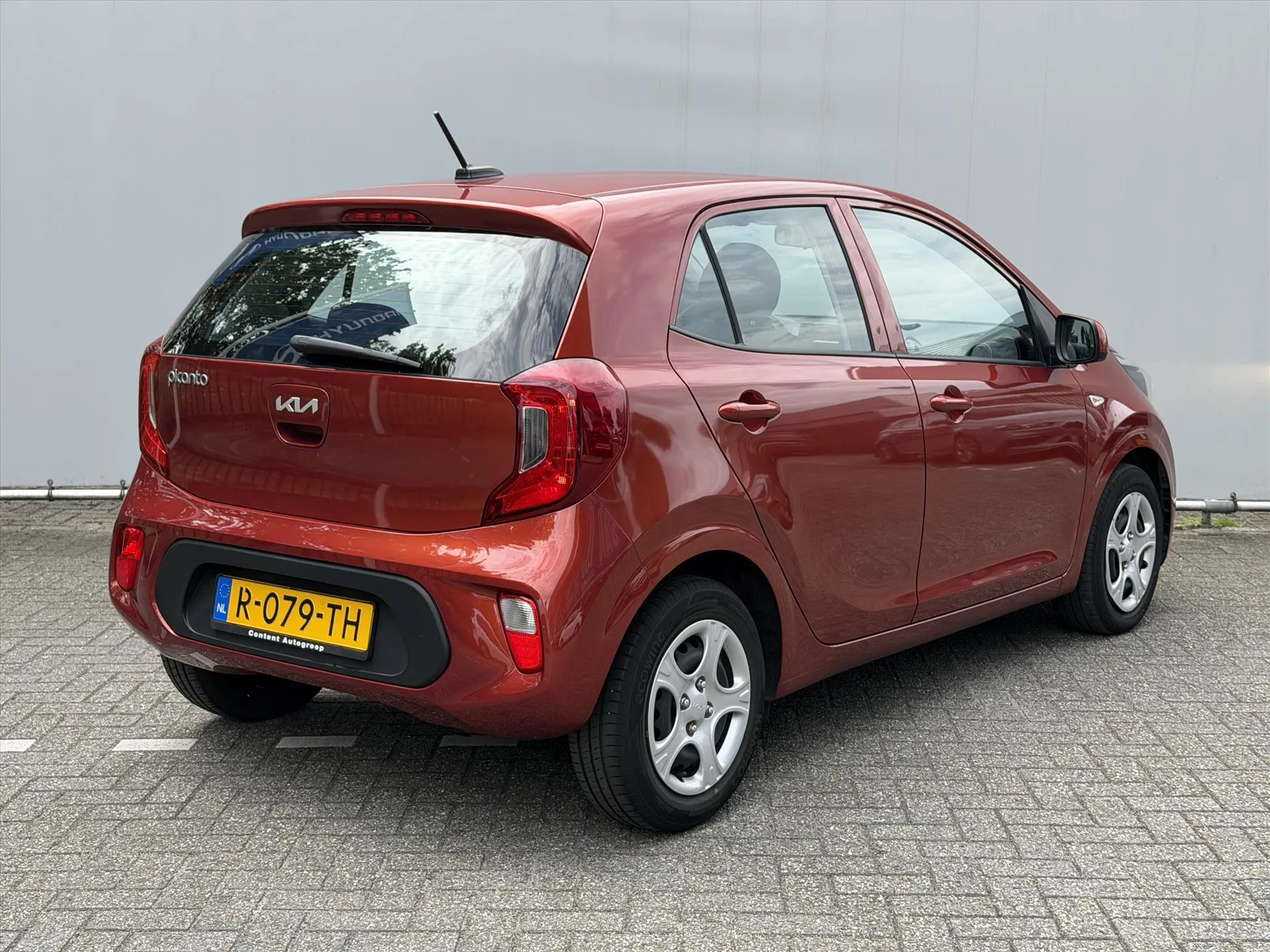 Kia Picanto met kenteken R-079-TH – detailfoto