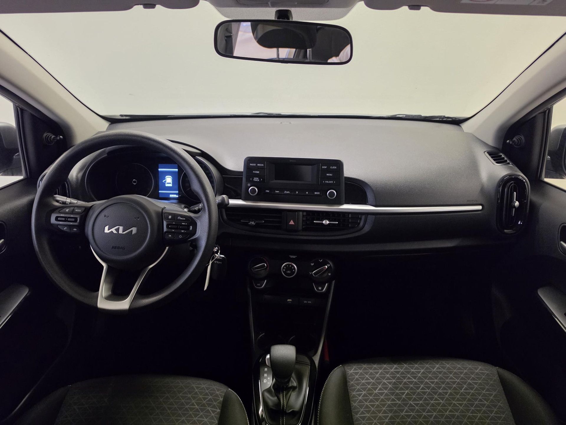 Kia Picanto met kenteken T-128-BR – interieur