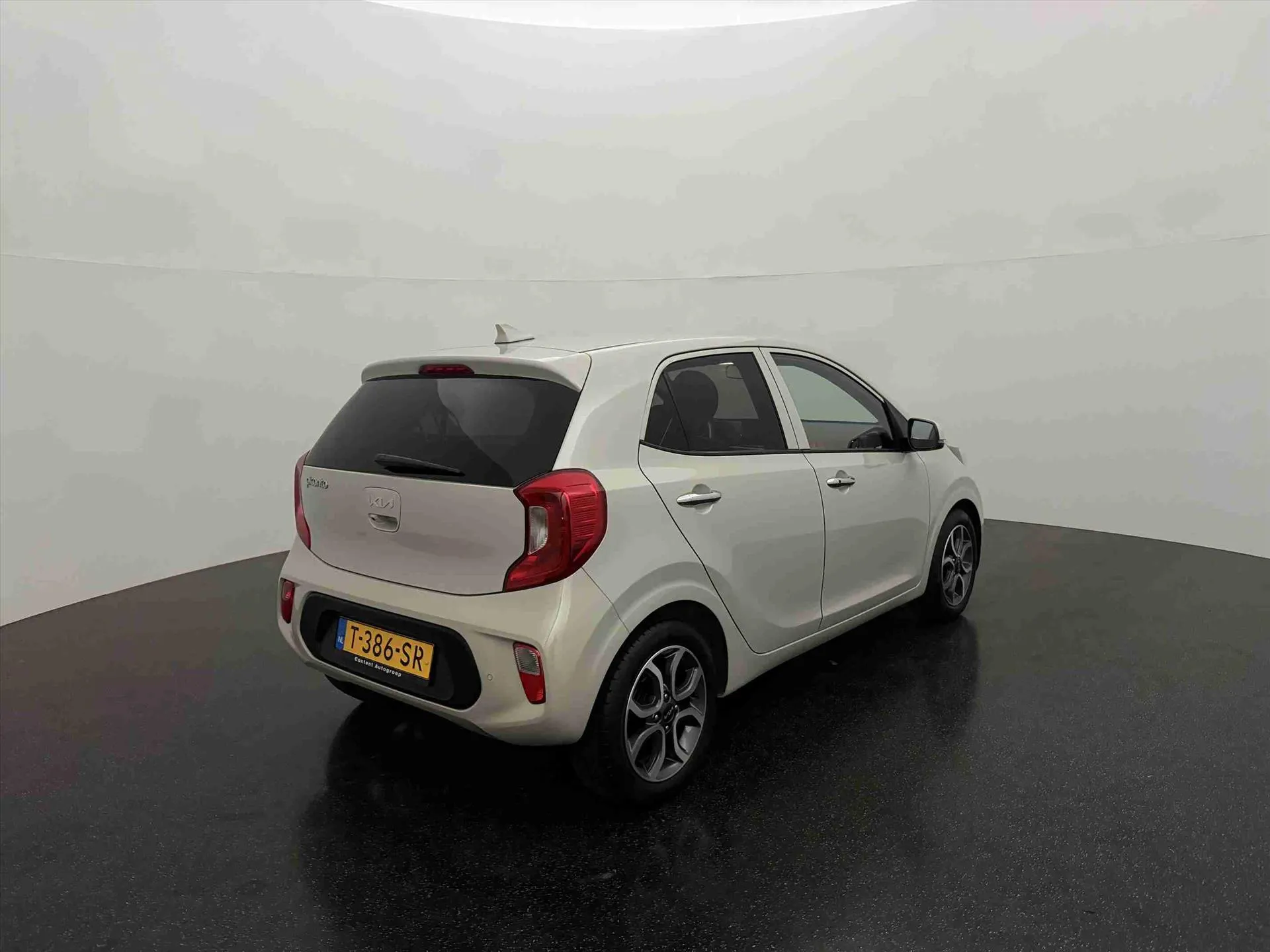 Kia Picanto met kenteken T-386-SR – achteraanzicht