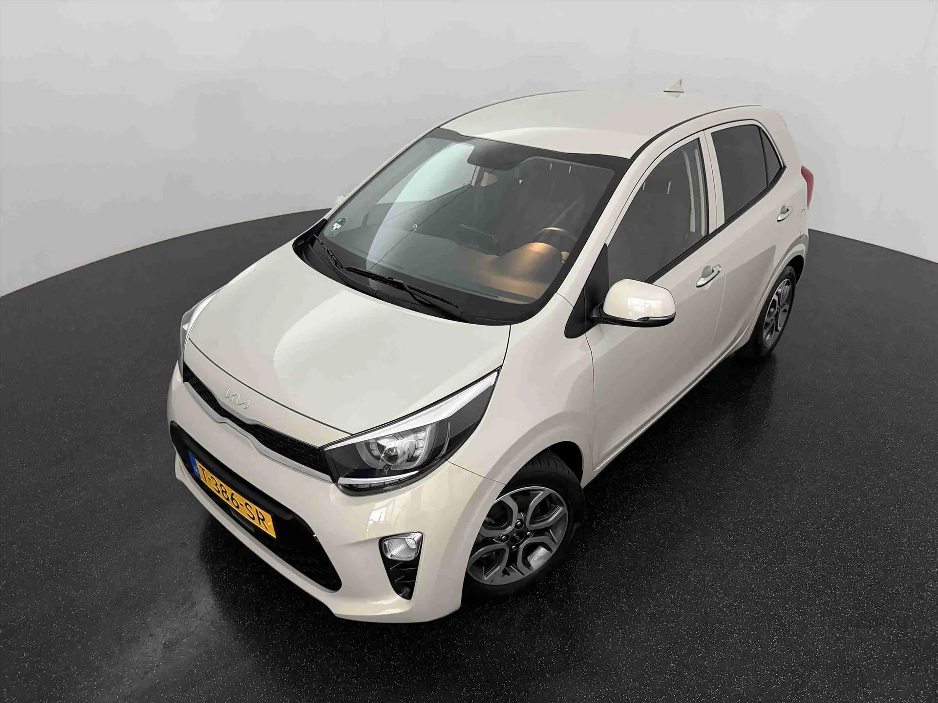 Kia Picanto met kenteken T-386-SR – detailfoto