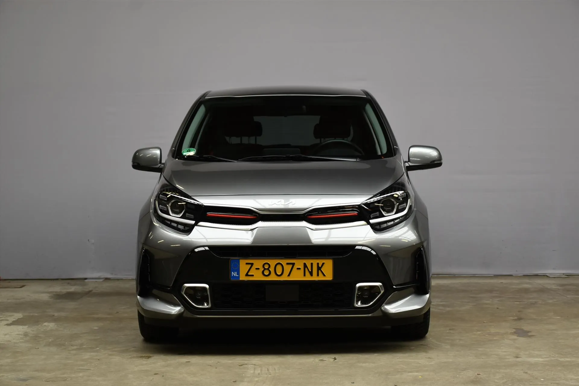 Kia Picanto met kenteken Z-807-NK – achteraanzicht