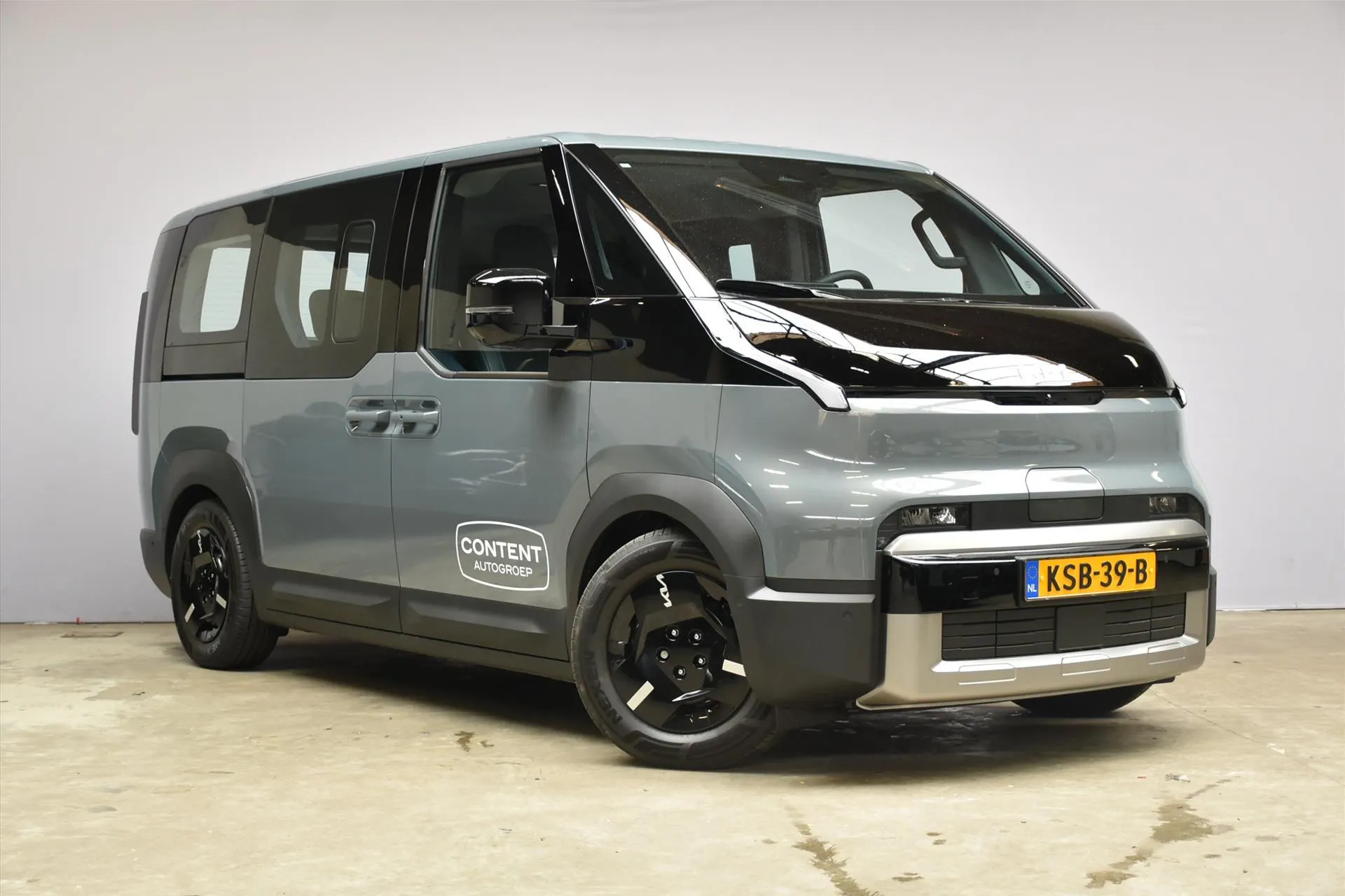 Kia PV5 met kenteken KSB-39-B – autofoto 3