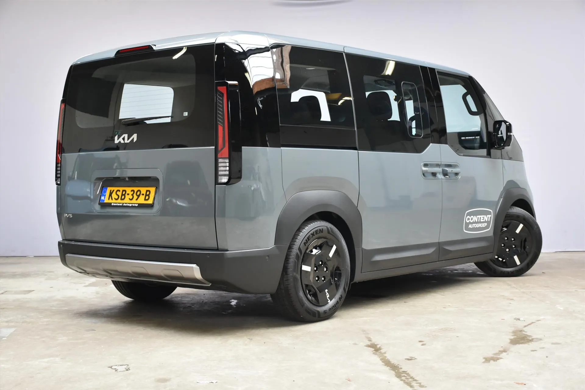 Kia PV5 met kenteken KSB-39-B – autofoto 5